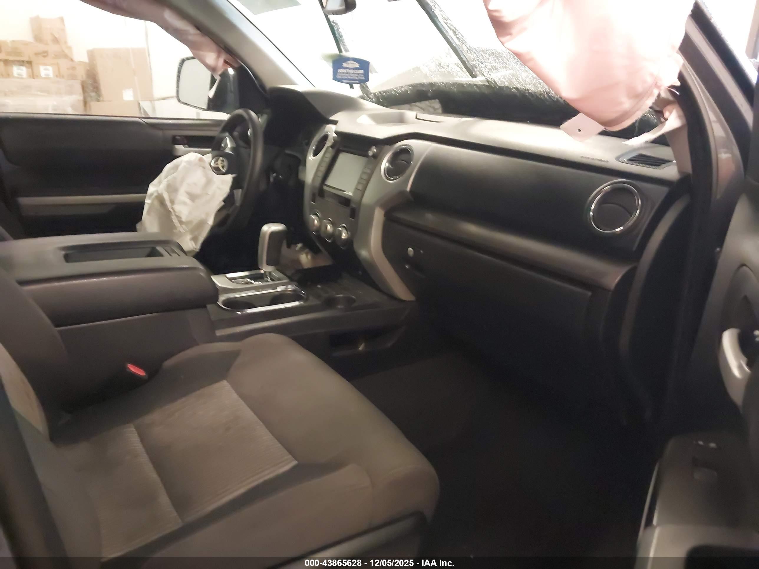 TOYOTA TUNDRA image 5