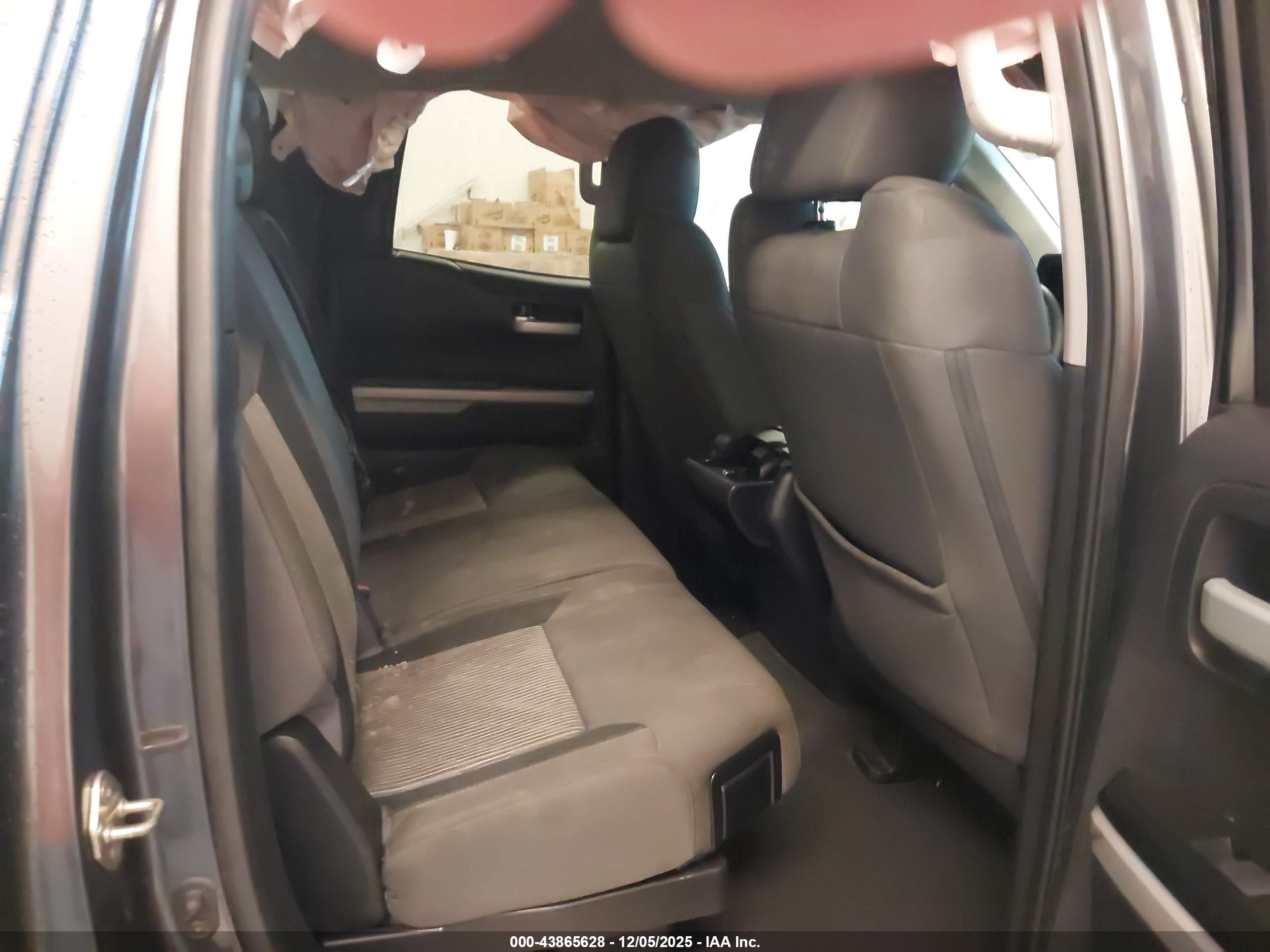 TOYOTA TUNDRA image 8