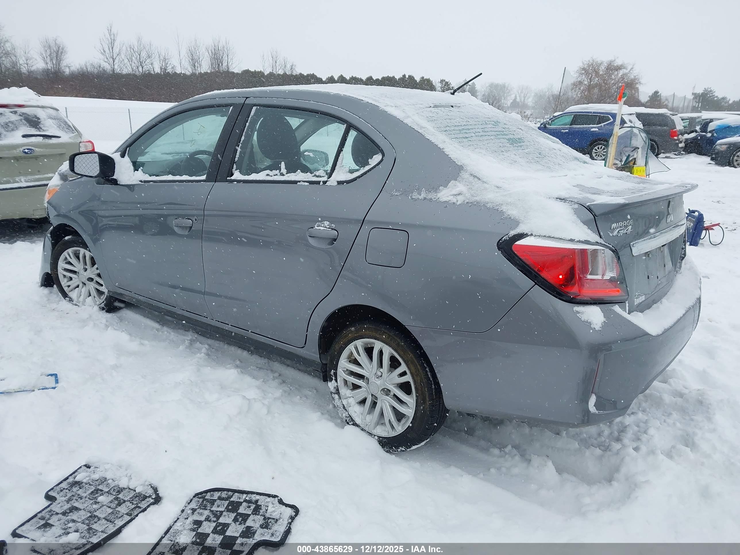 MITSUBISHI MIRAGE image 3