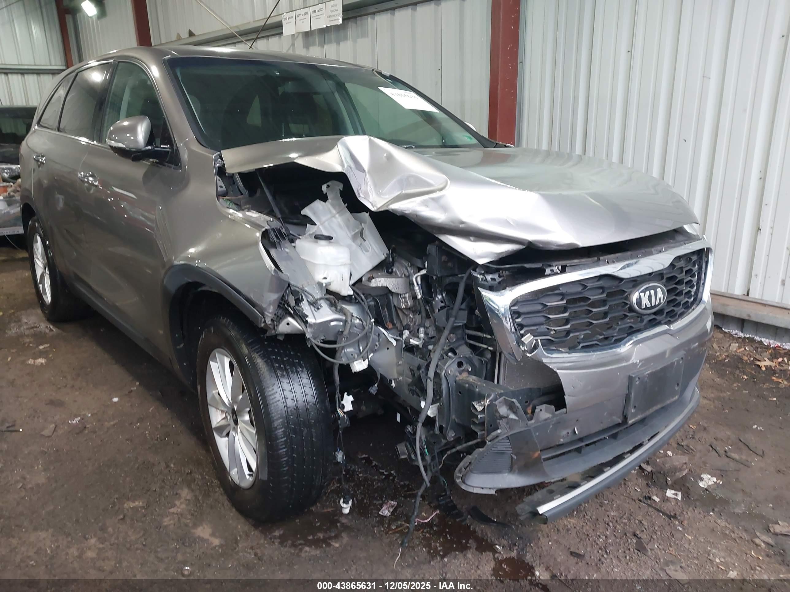 KIA SORENTO image 6