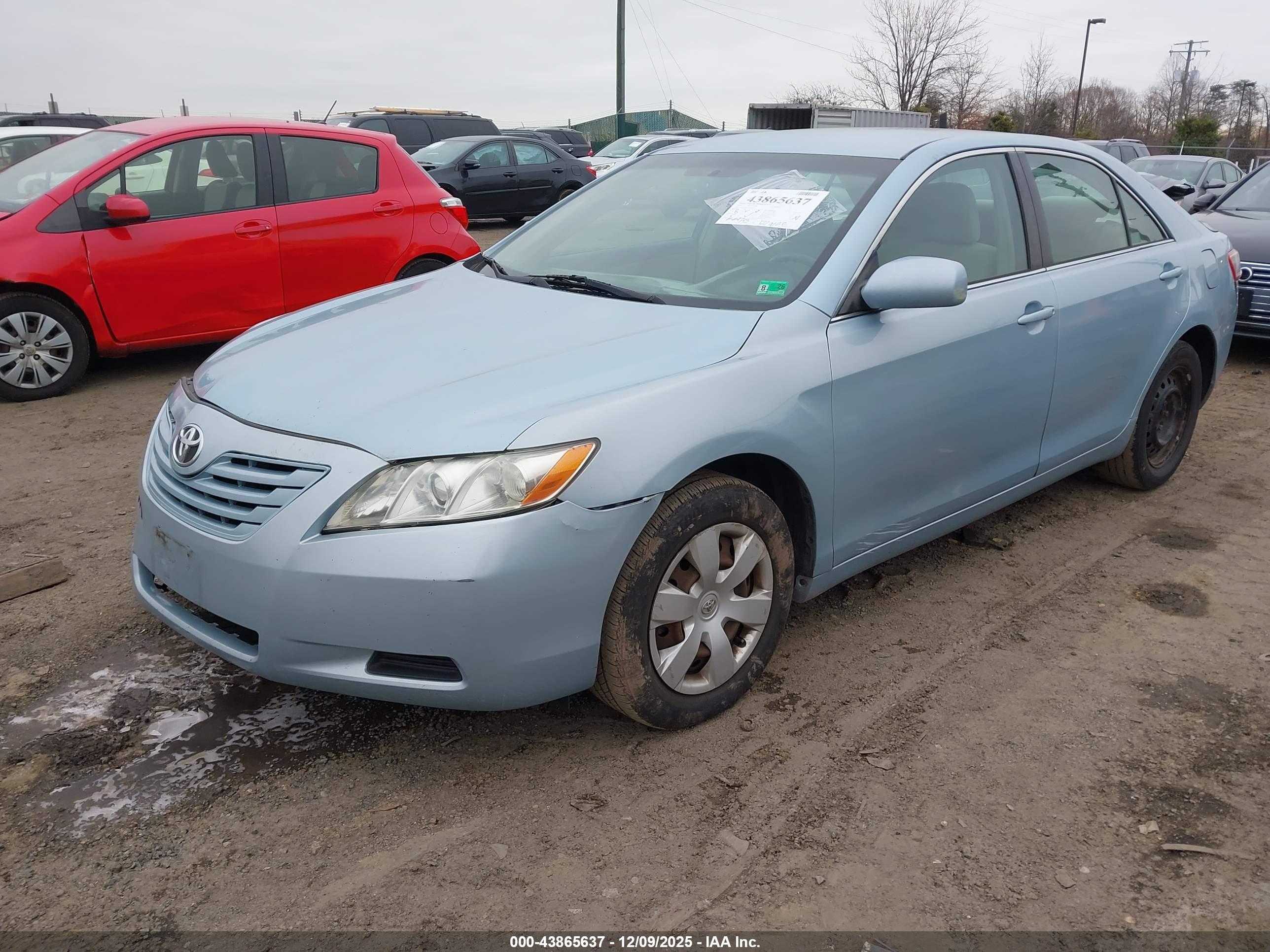 TOYOTA CAMRY image 2