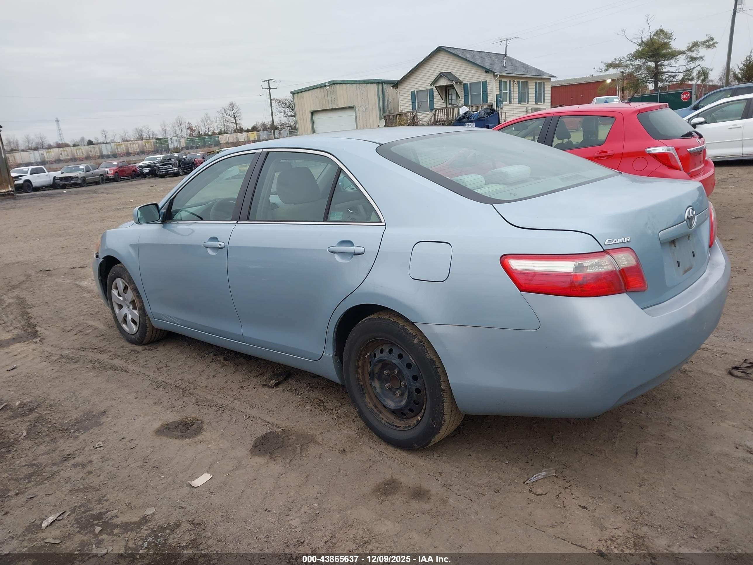 TOYOTA CAMRY image 3