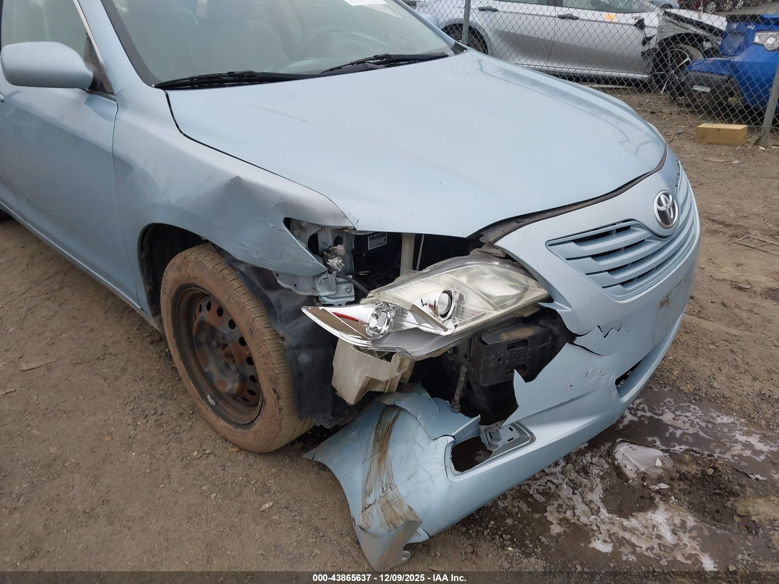 TOYOTA CAMRY image 6