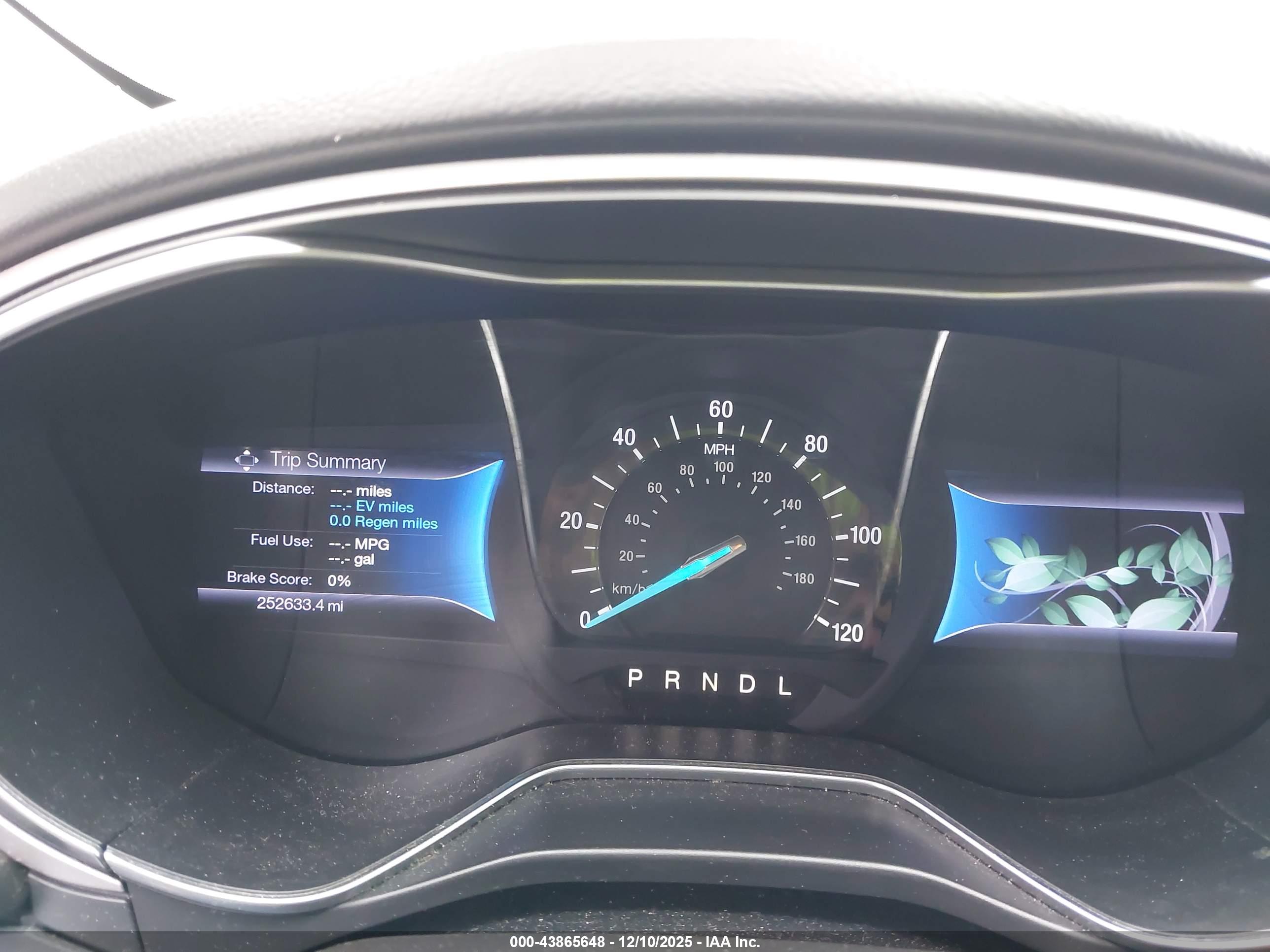 FORD FUSION image 7