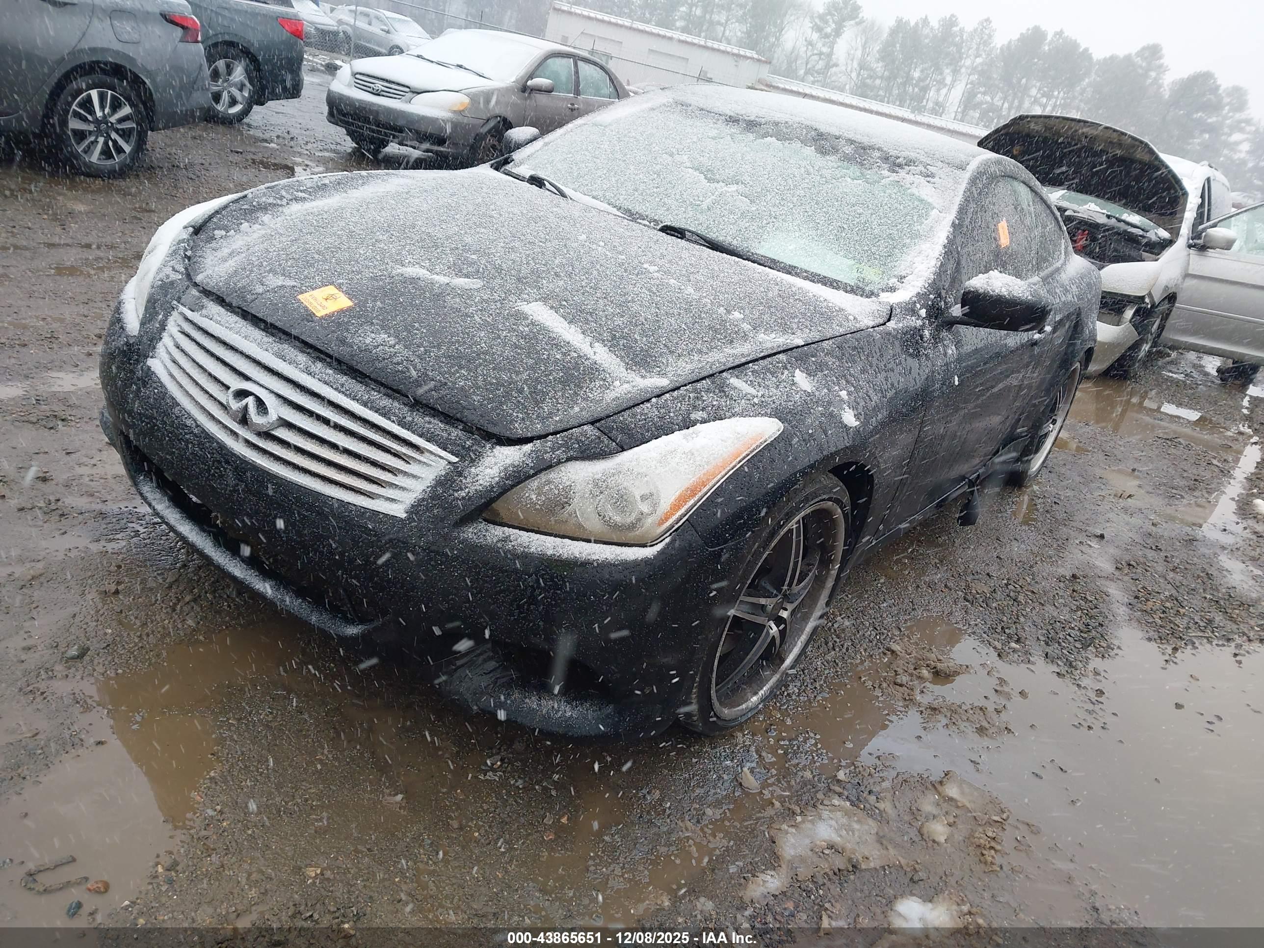 INFINITI G37 image 2