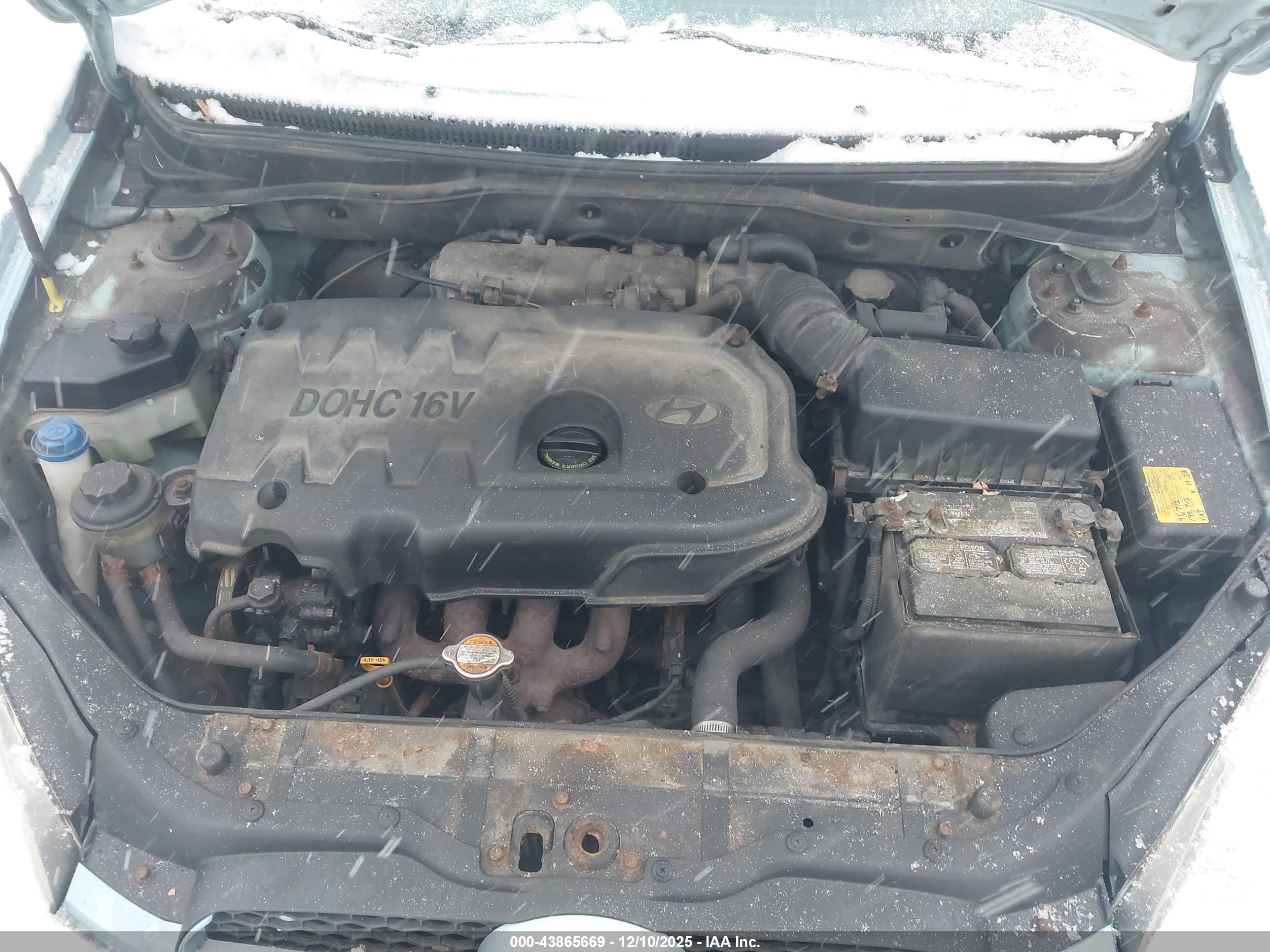 HYUNDAI ACCENT image 10