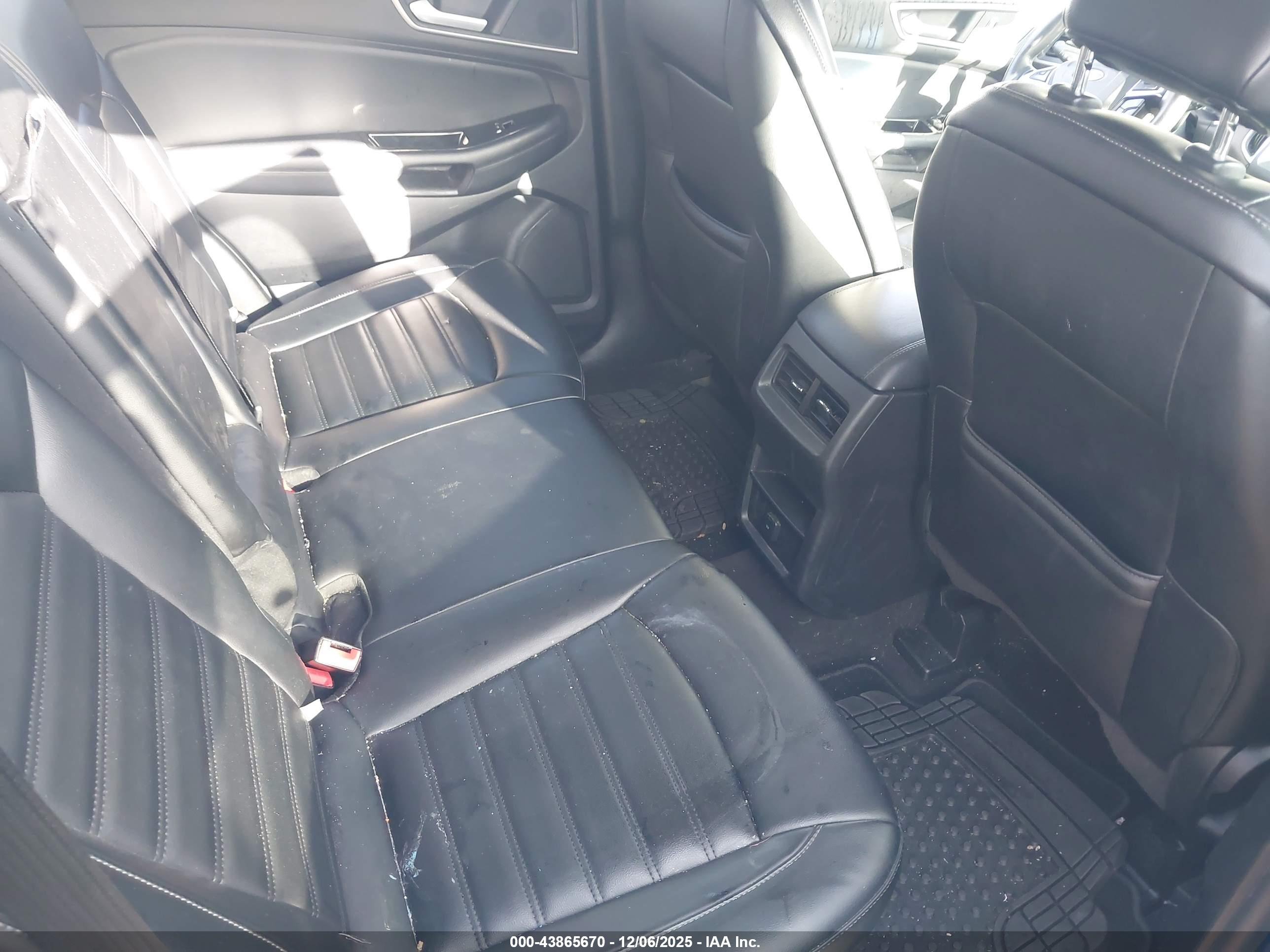 FORD EDGE image 8