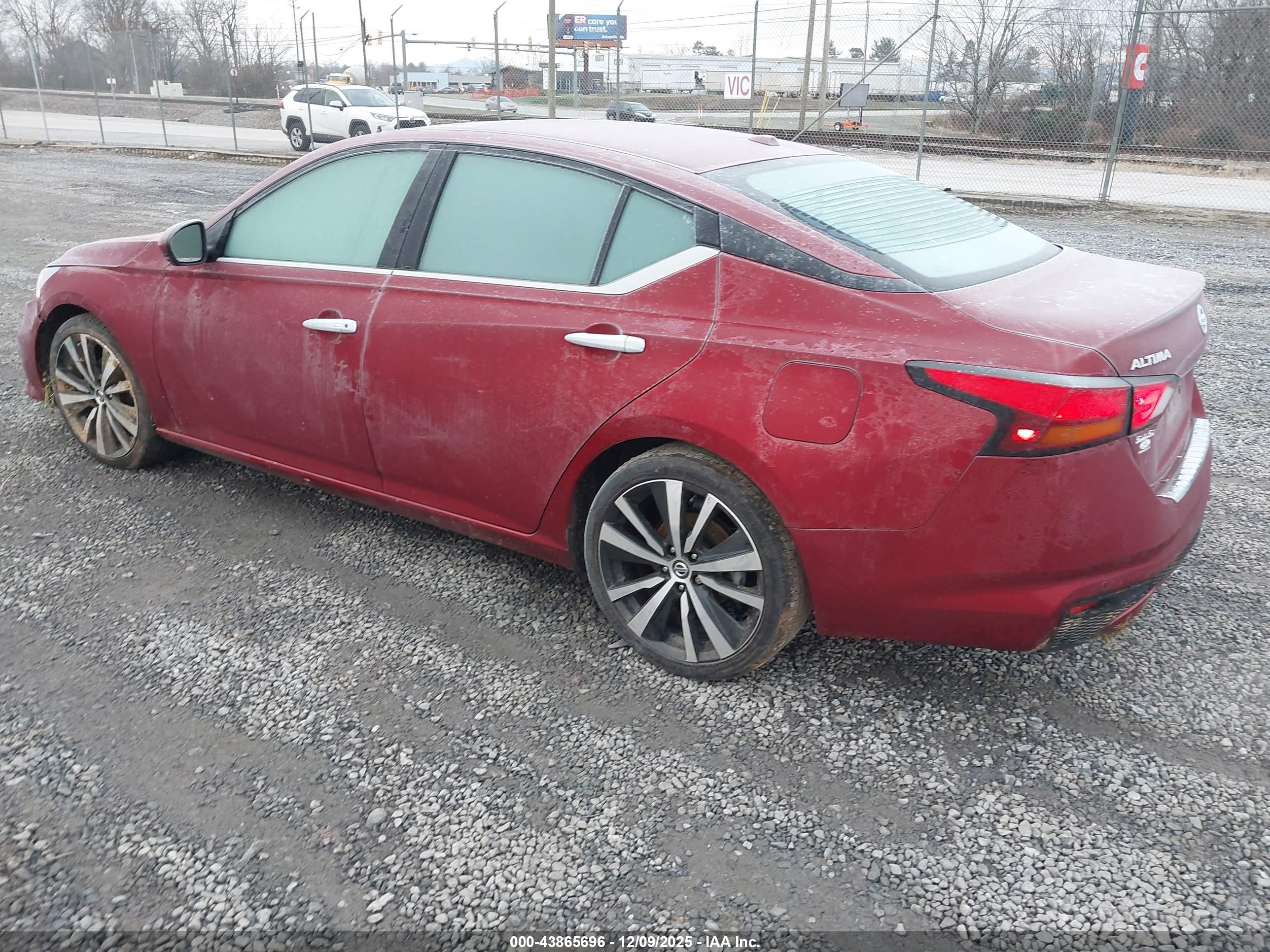 NISSAN ALTIMA image 3
