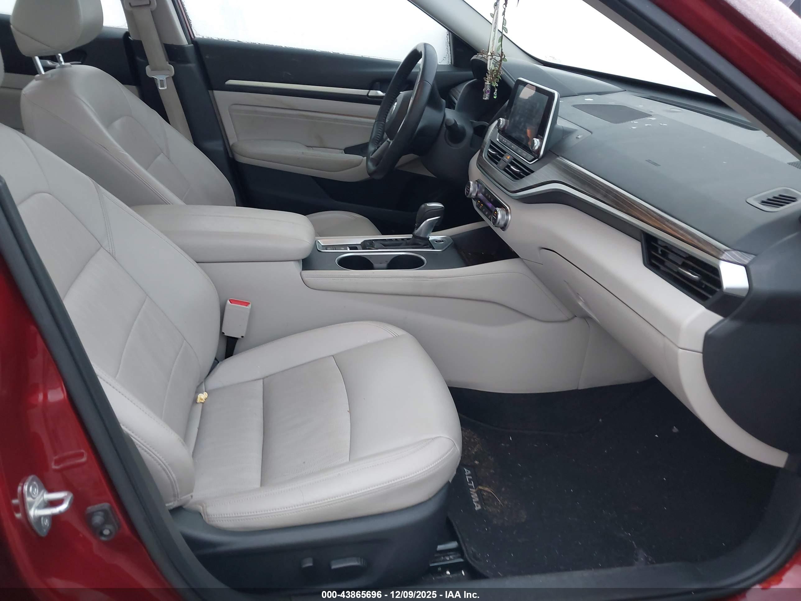 NISSAN ALTIMA image 5