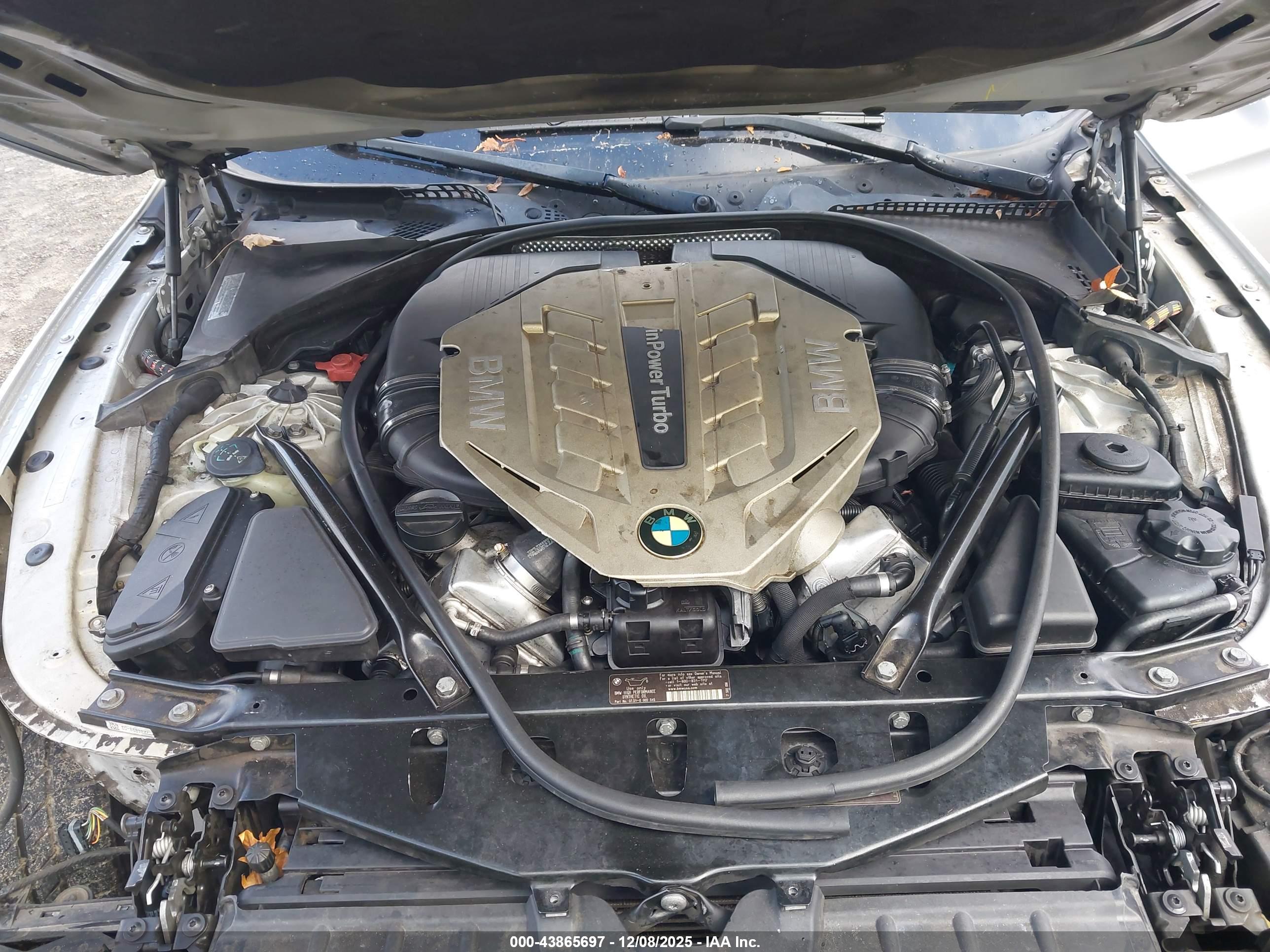BMW 550I image 10