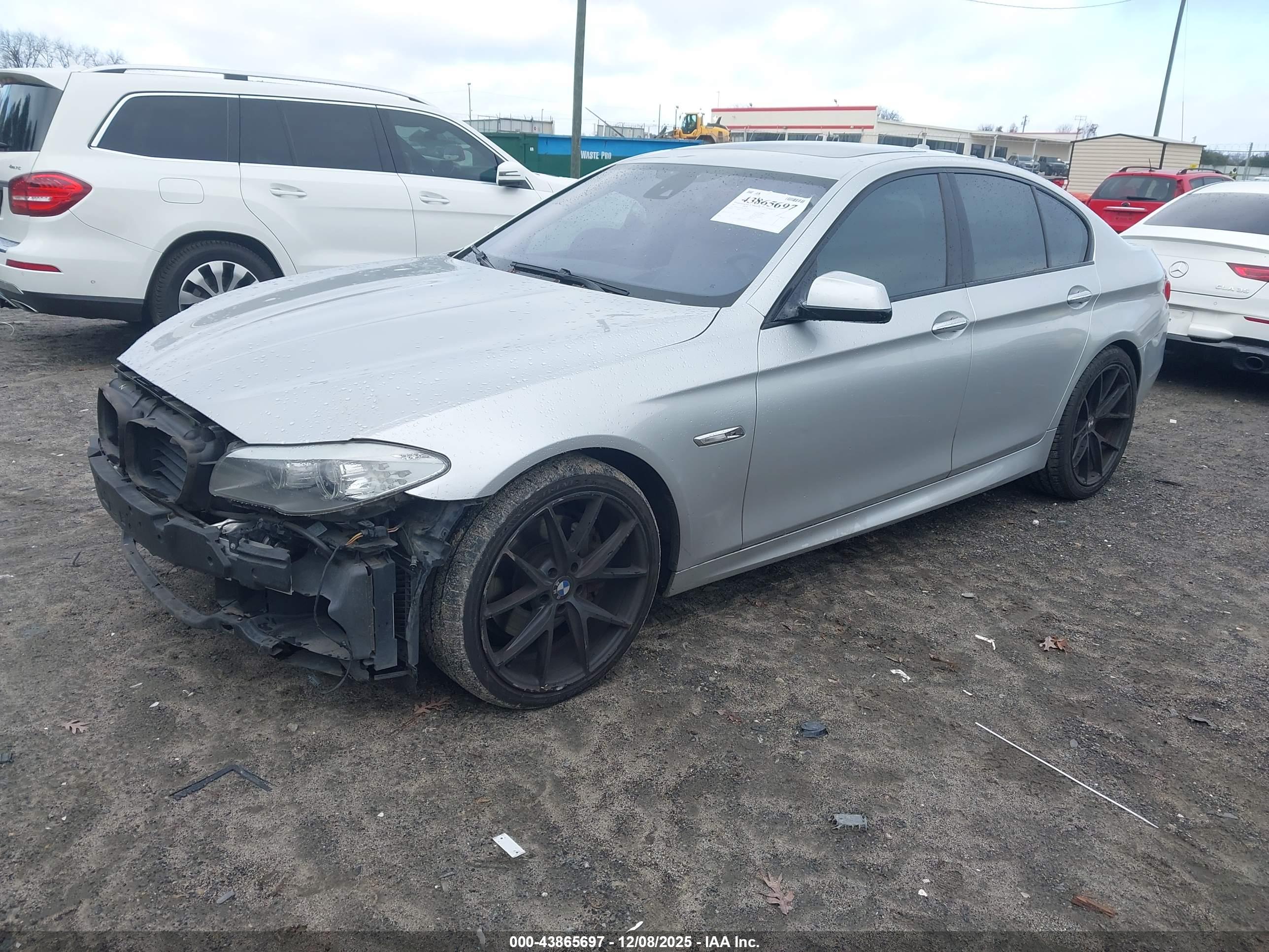 BMW 550I image 2