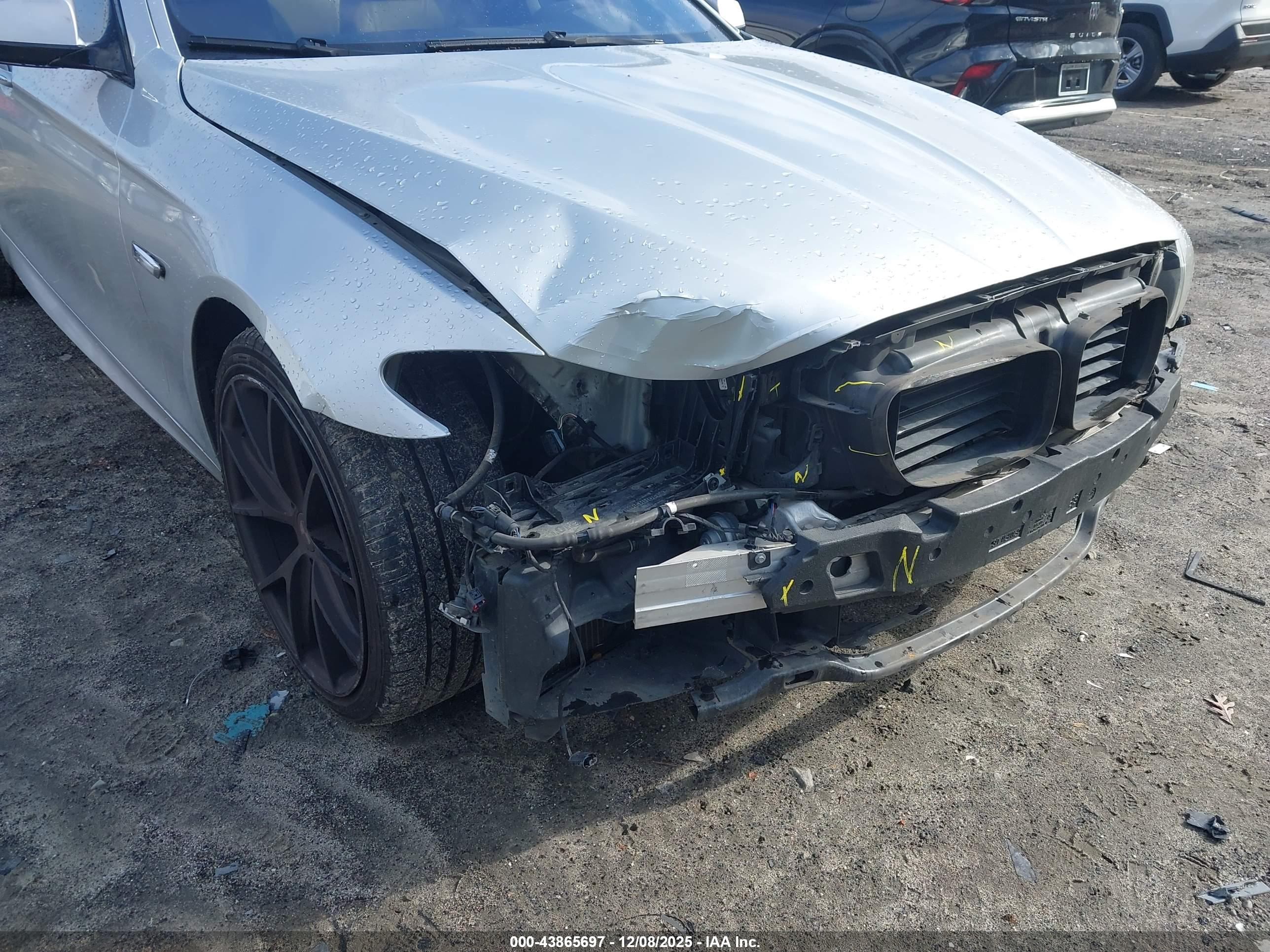 BMW 550I image 6