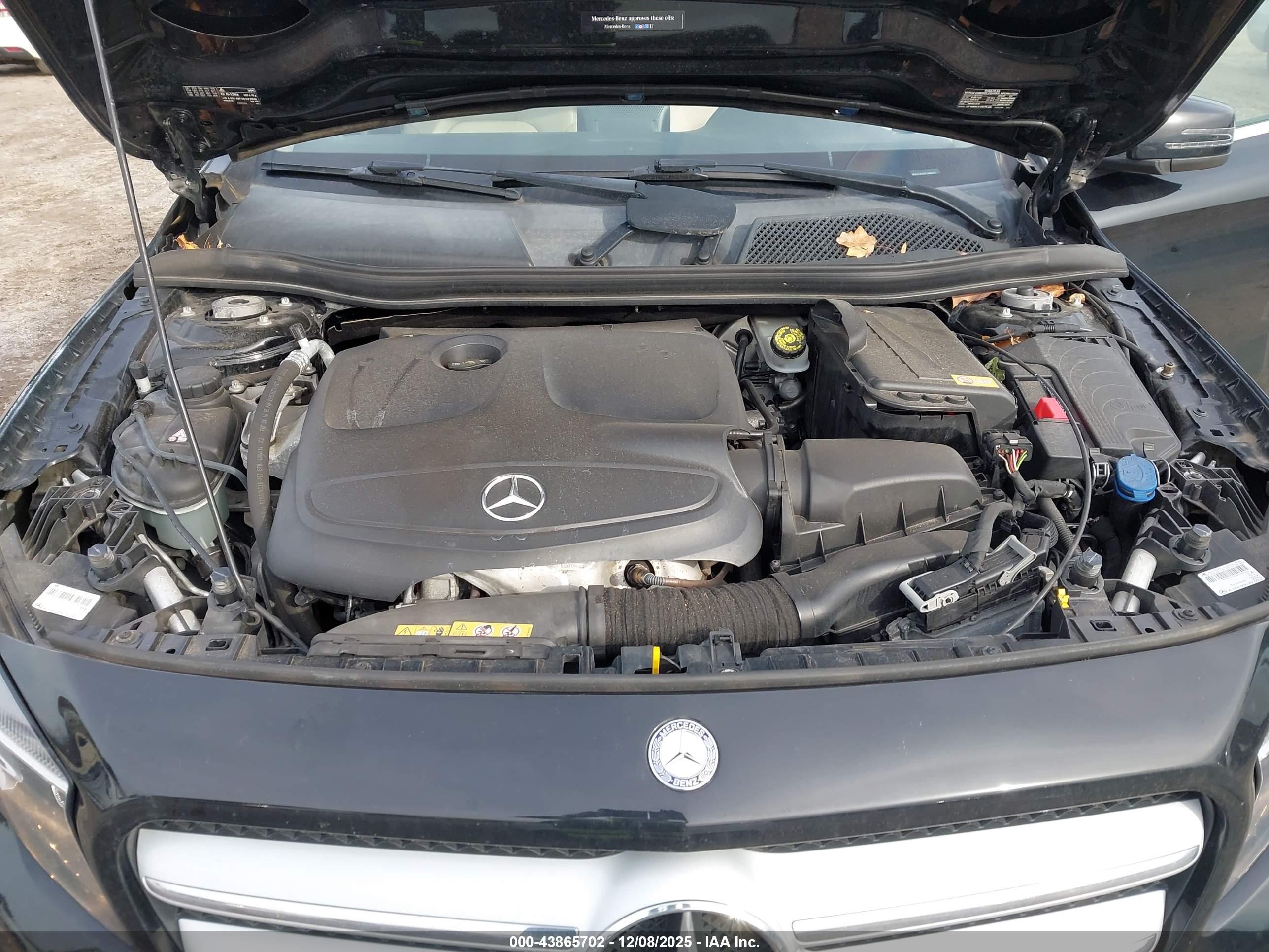 MERCEDES-BENZ GLA image 10