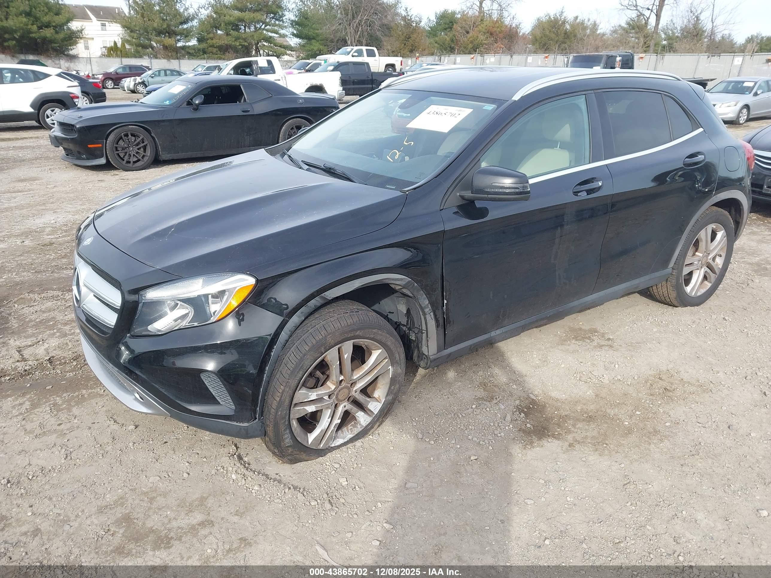 MERCEDES-BENZ GLA image 2