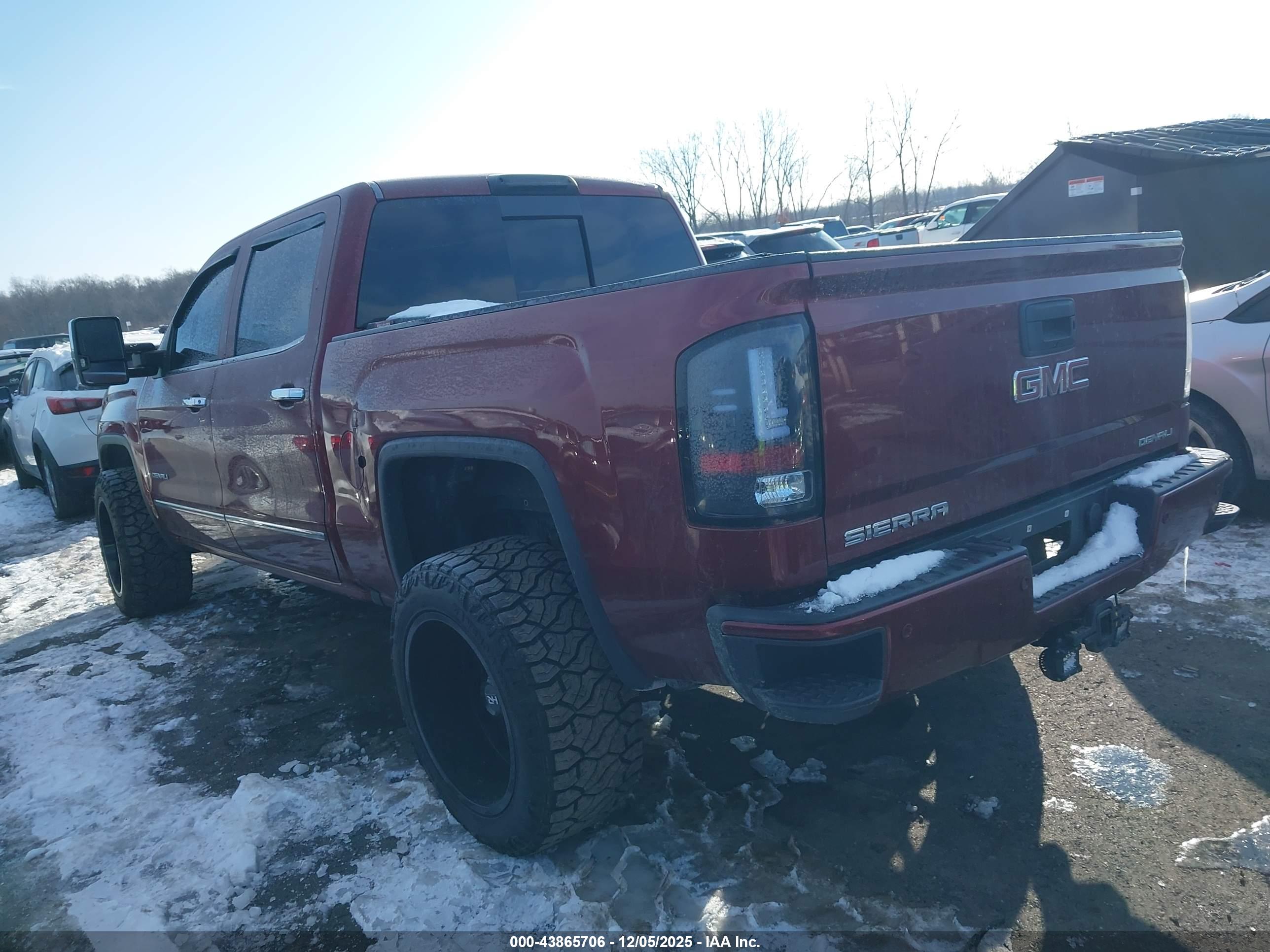 GMC SIERRA image 3