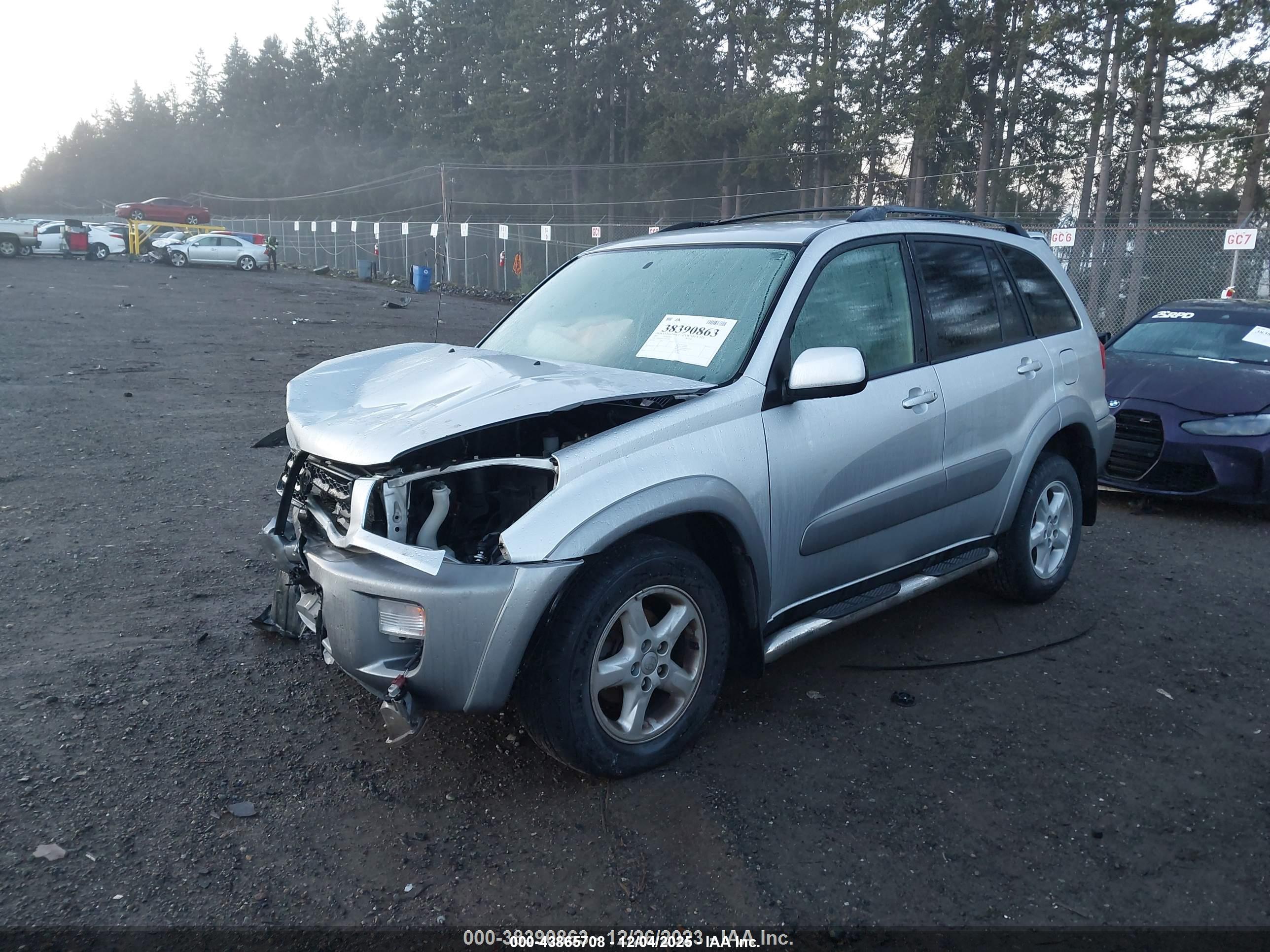 TOYOTA RAV4 image 2