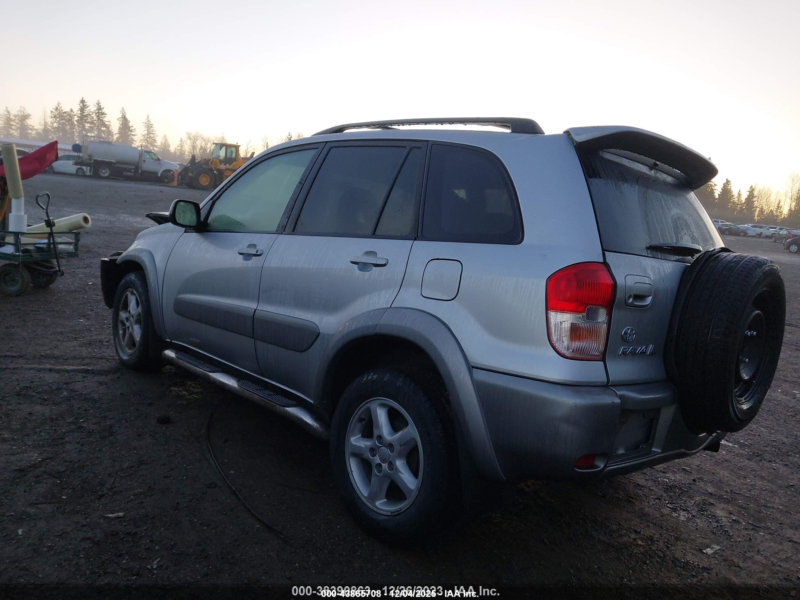 TOYOTA RAV4 image 3