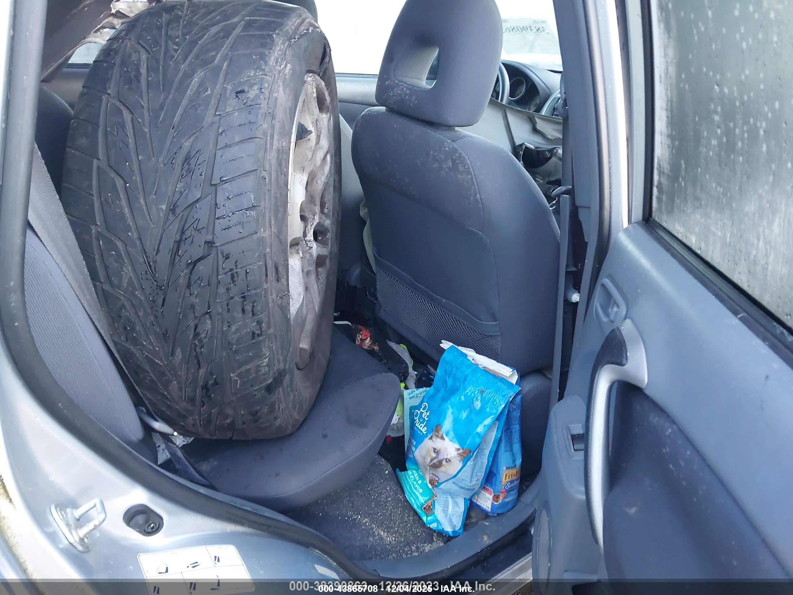 TOYOTA RAV4 image 8