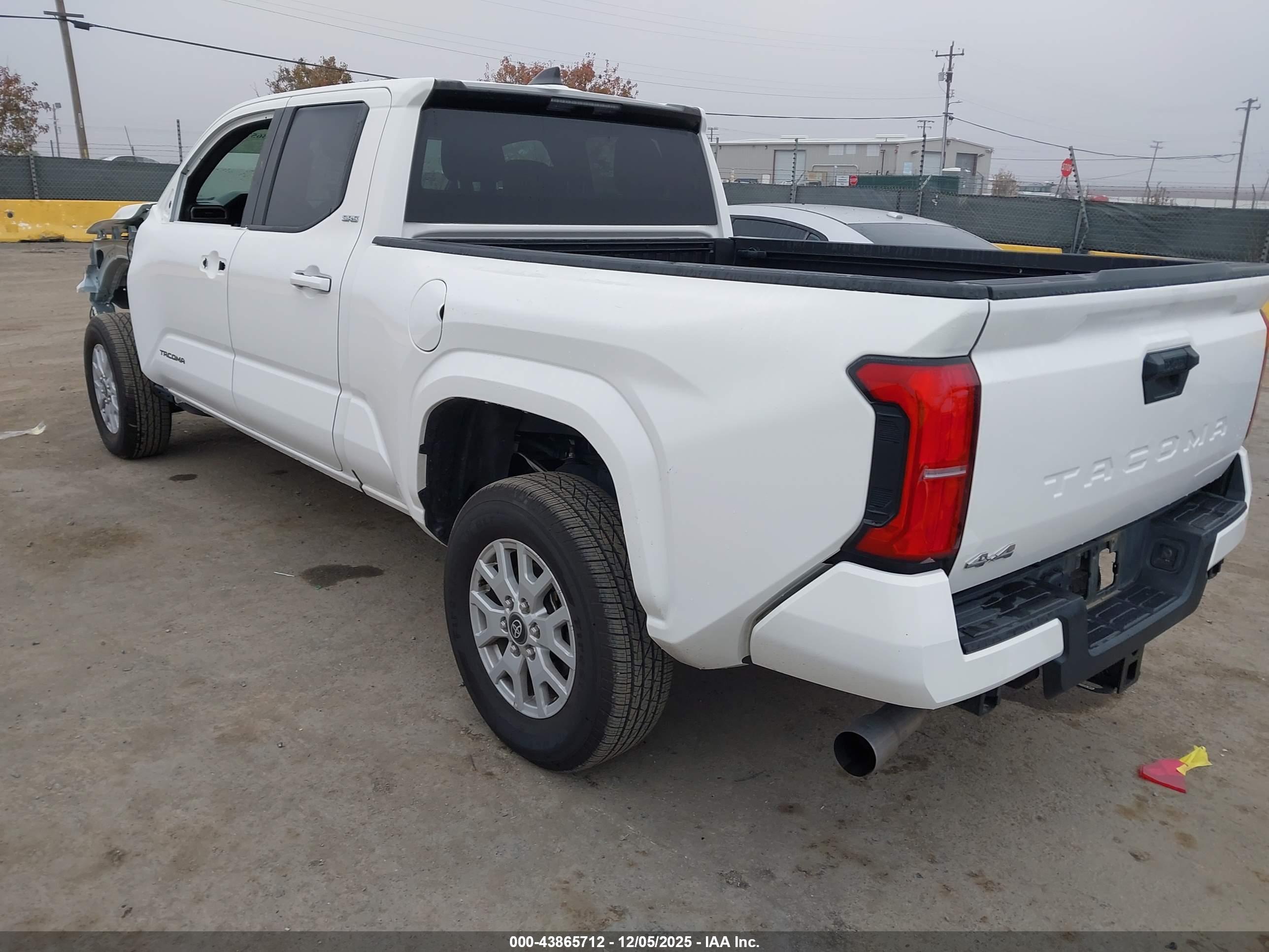 TOYOTA TACOMA image 3