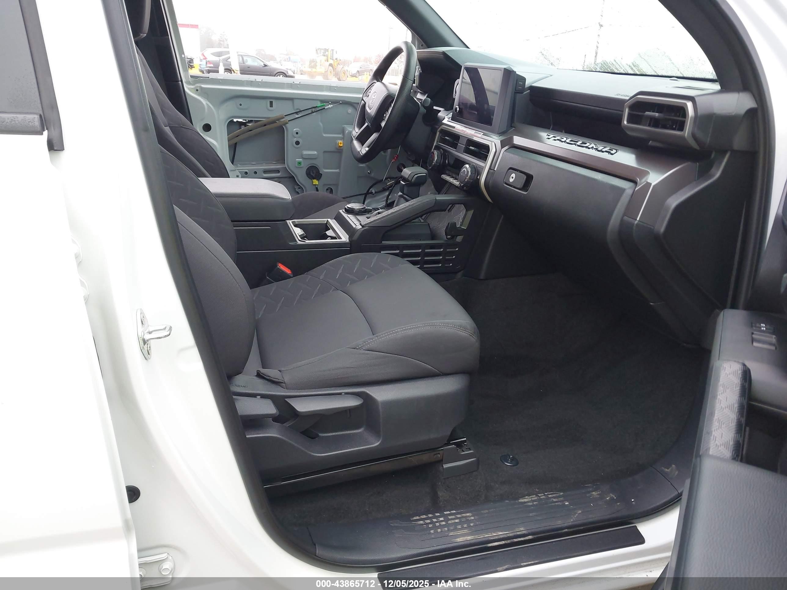 TOYOTA TACOMA image 5
