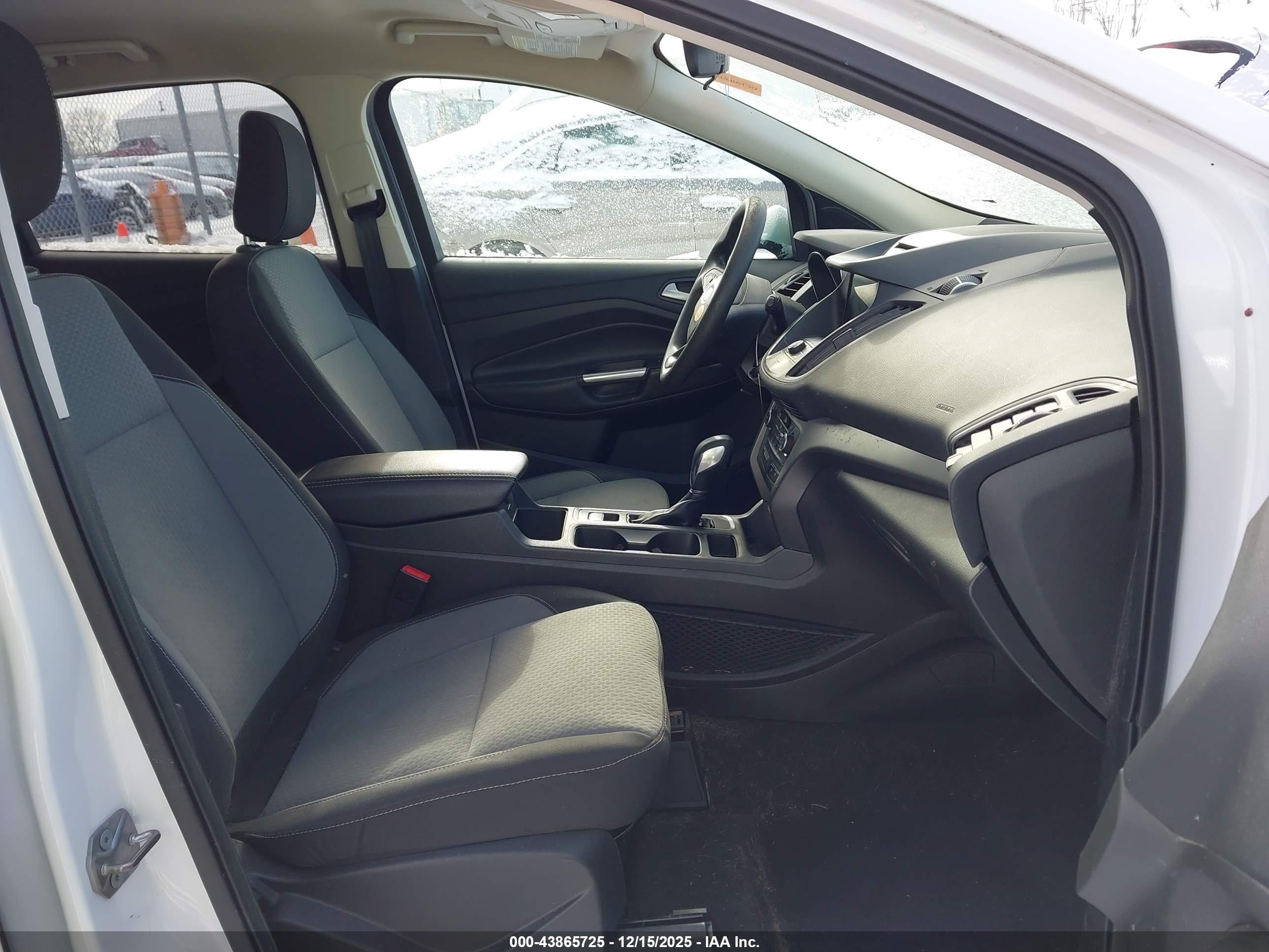 FORD ESCAPE image 5