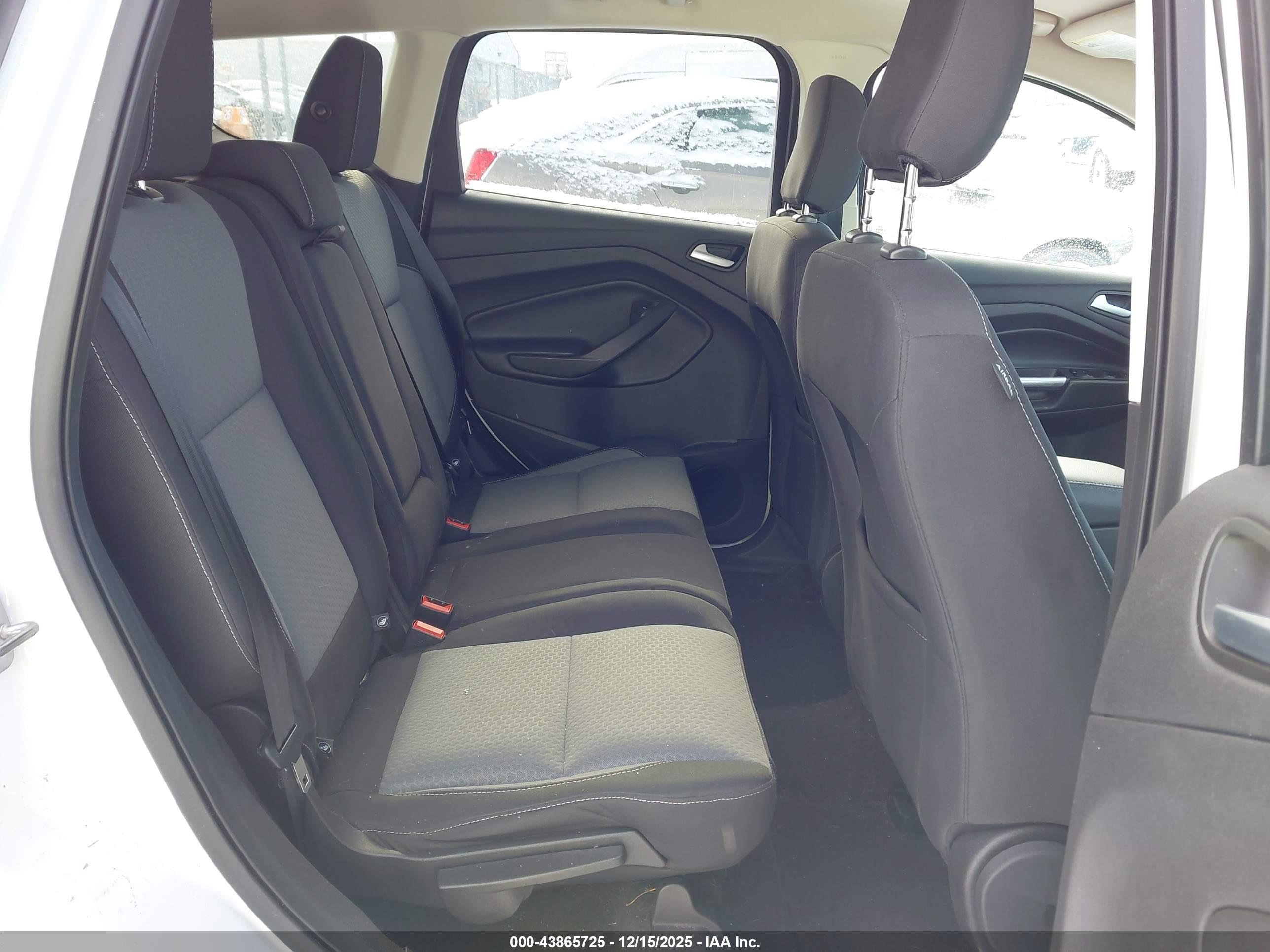 FORD ESCAPE image 8