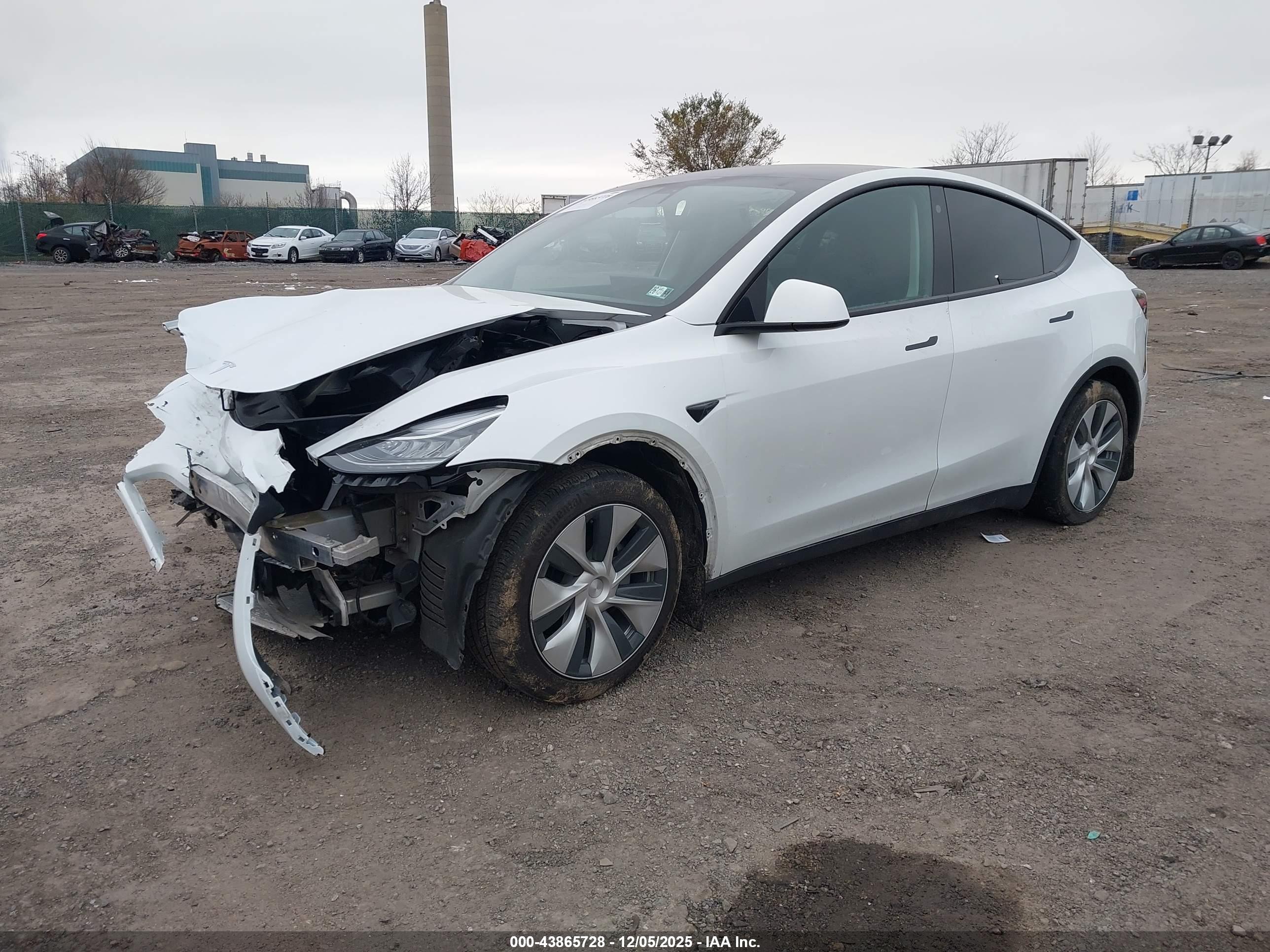 TESLA MODEL image 2