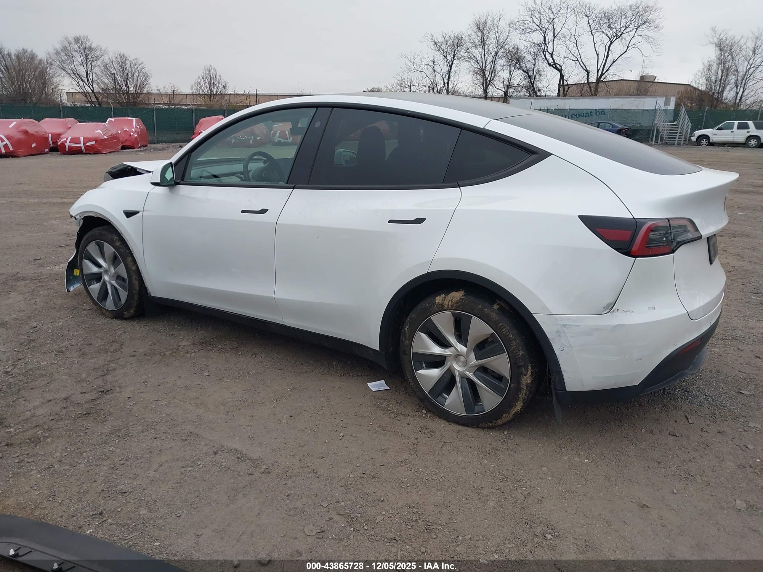 TESLA MODEL image 3