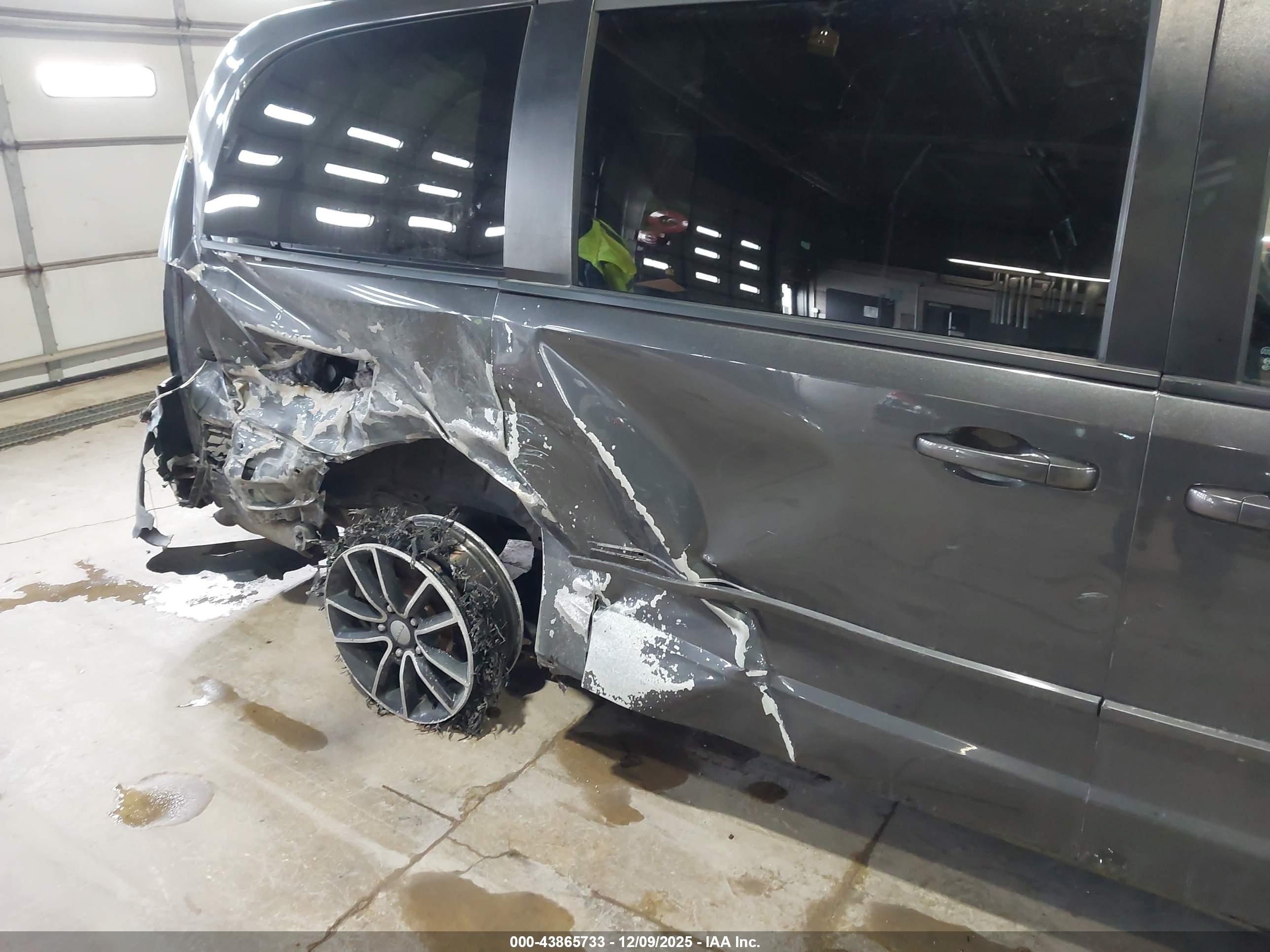 DODGE GRAND image 6