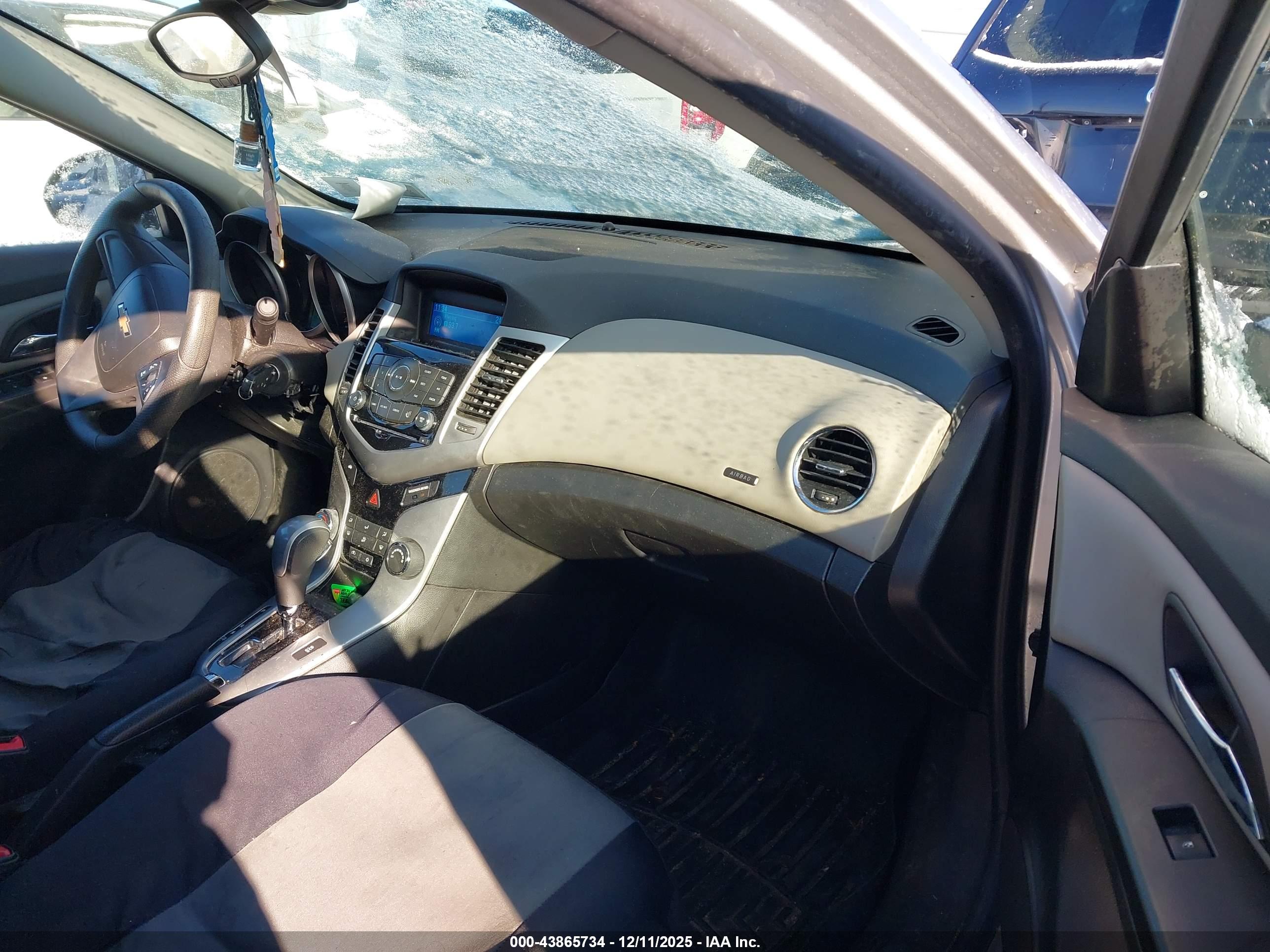 CHEVROLET CRUZE image 5
