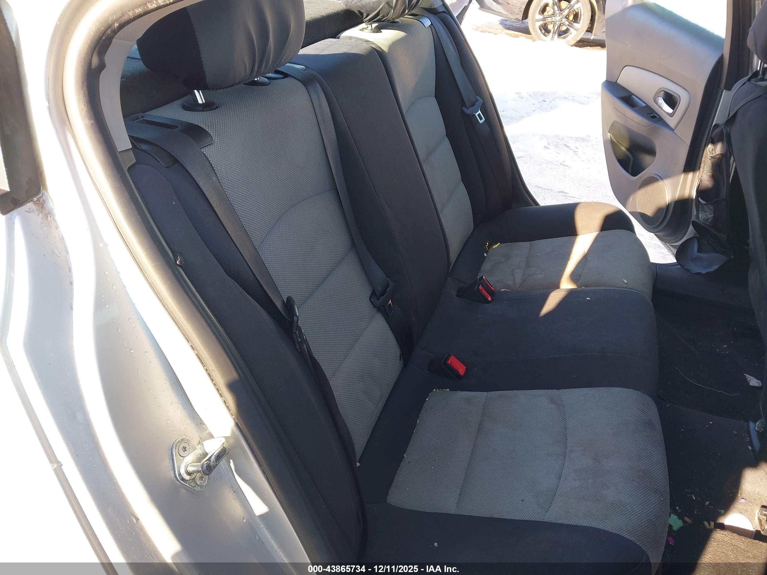 CHEVROLET CRUZE image 8