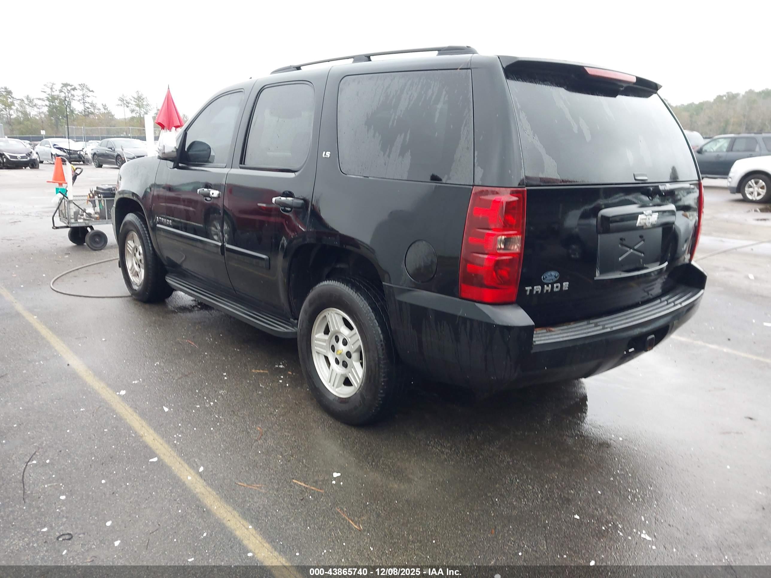 CHEVROLET TAHOE image 3