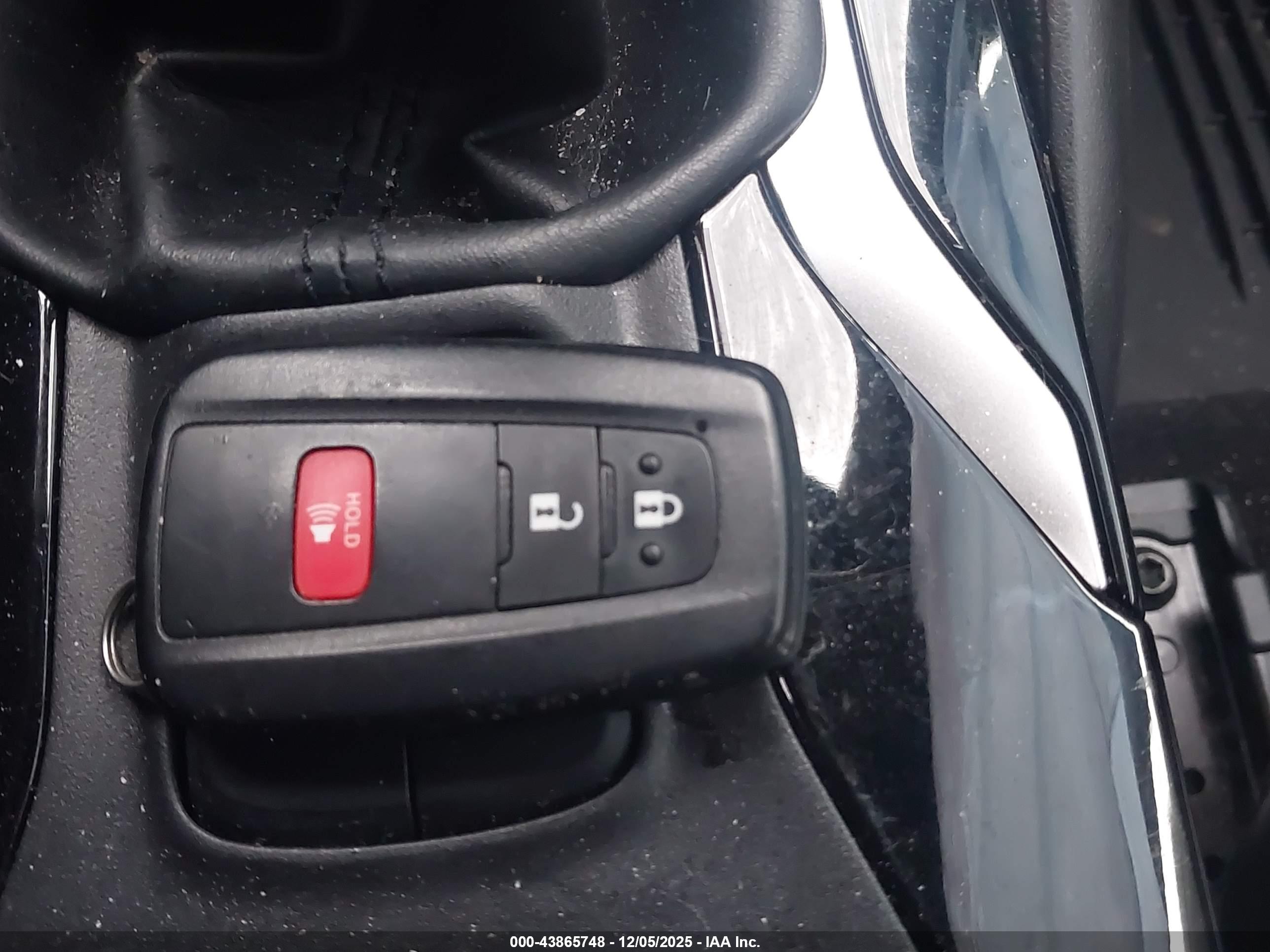 TOYOTA COROLLA image 11