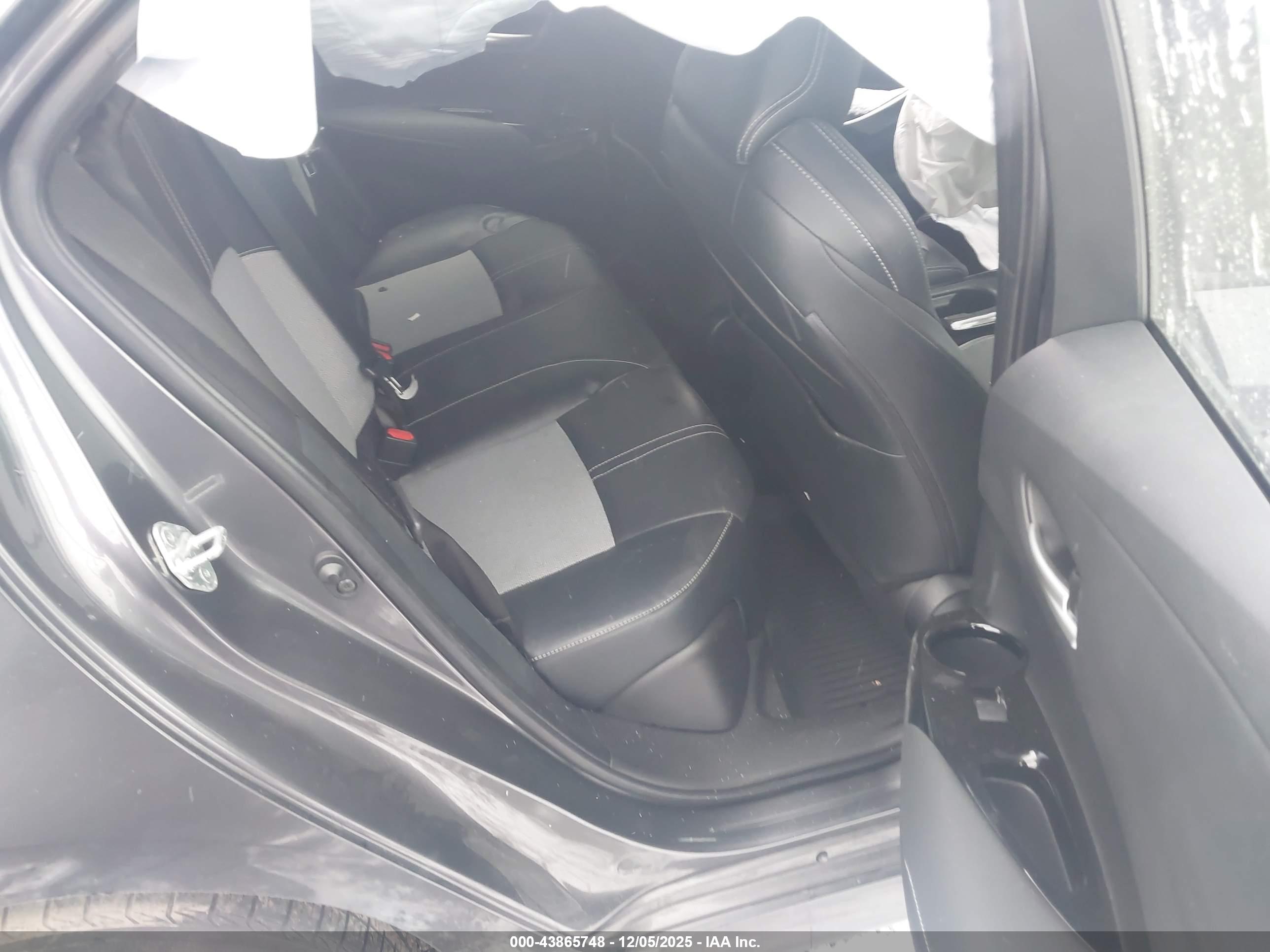 TOYOTA COROLLA image 8