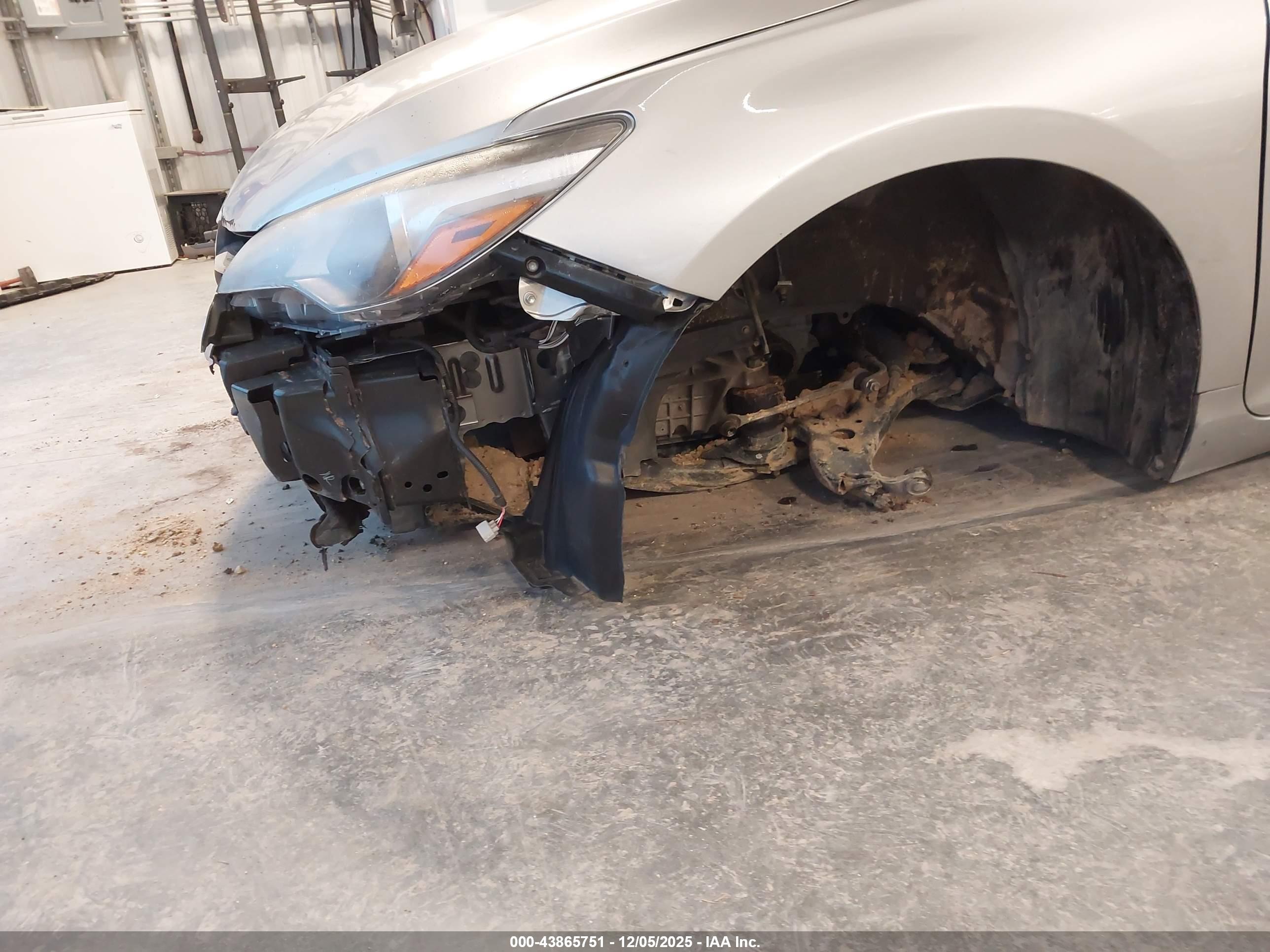 TOYOTA CAMRY image 6