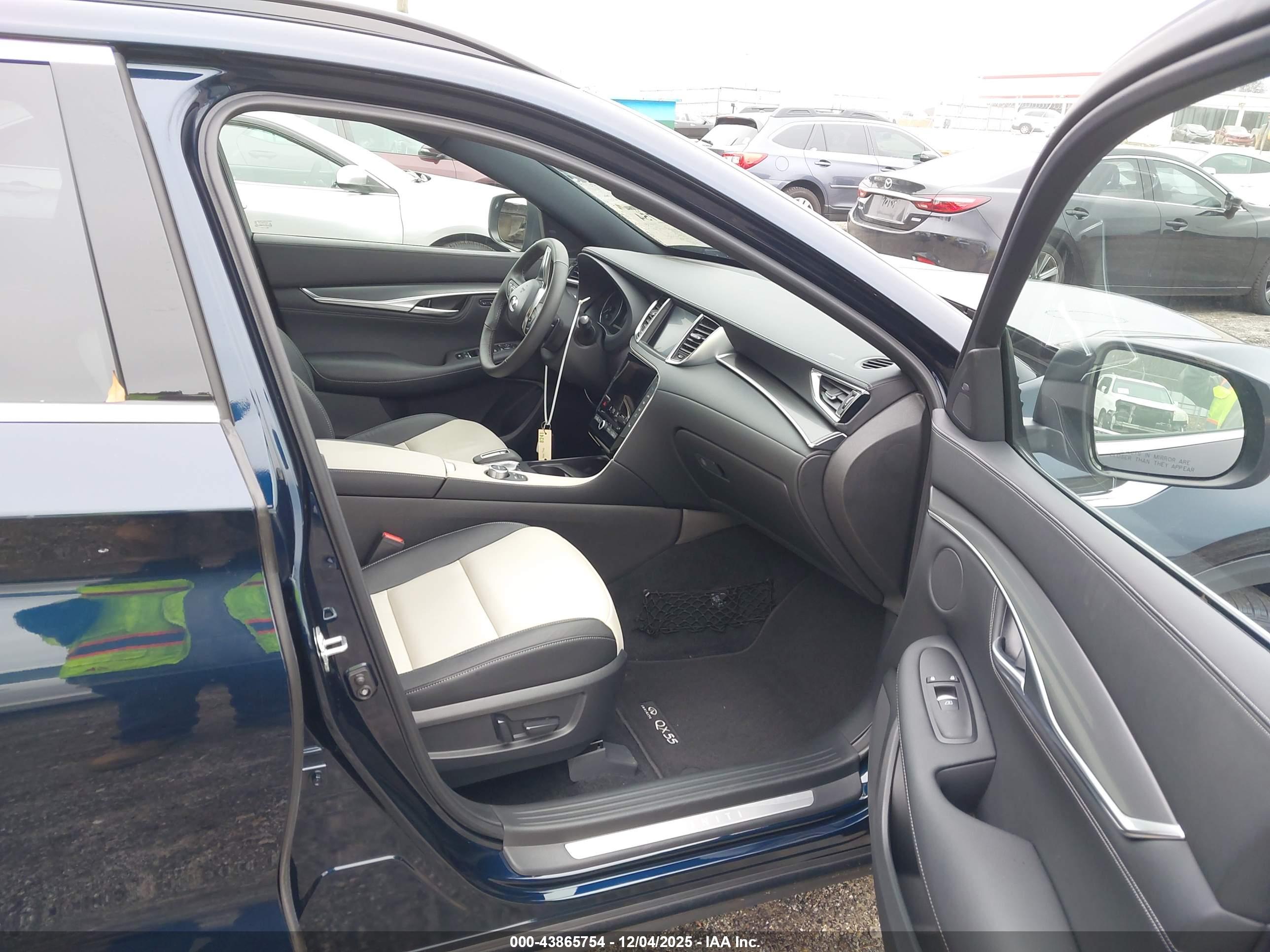 INFINITI QX55 image 5