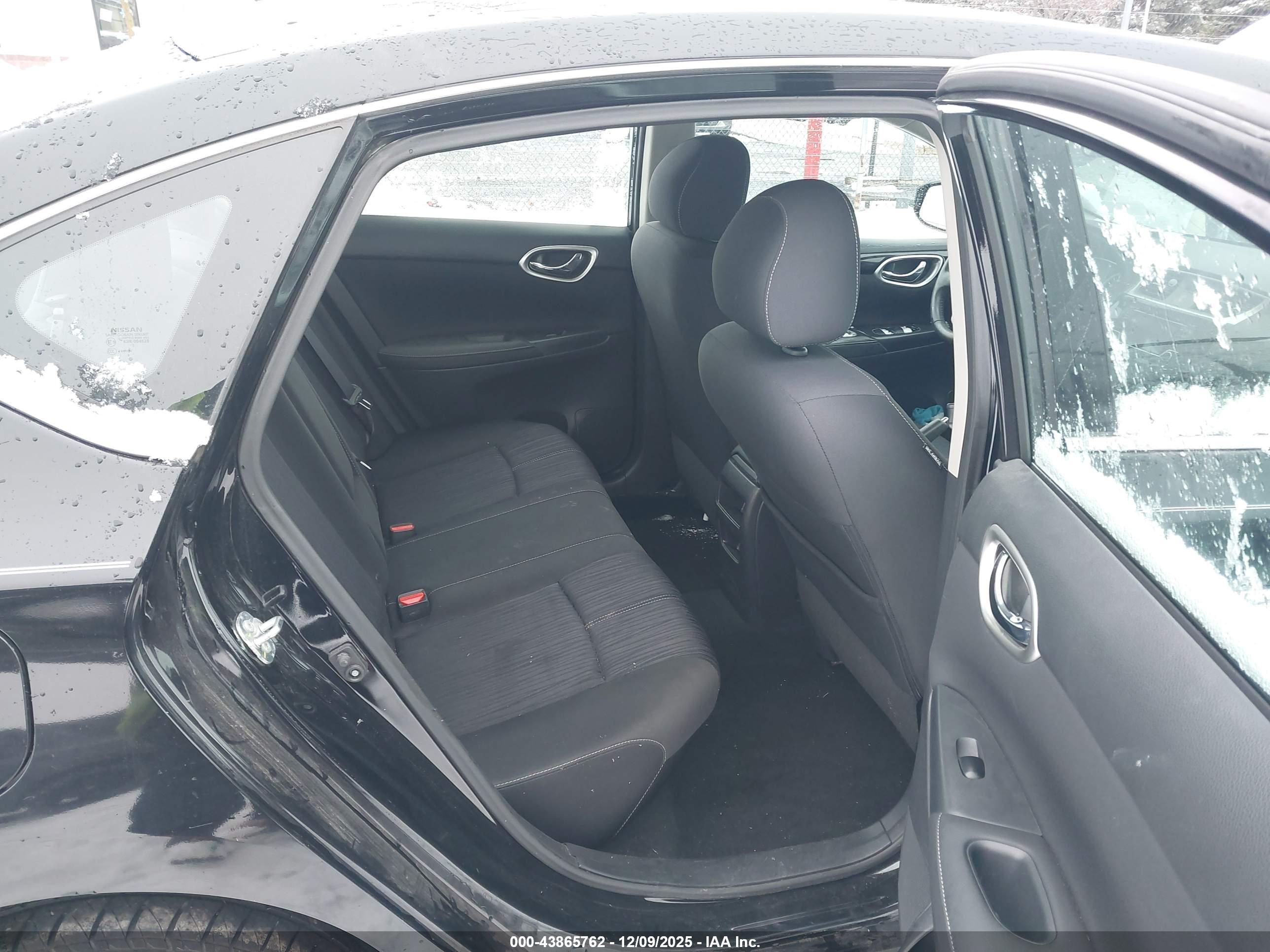 NISSAN SENTRA image 8
