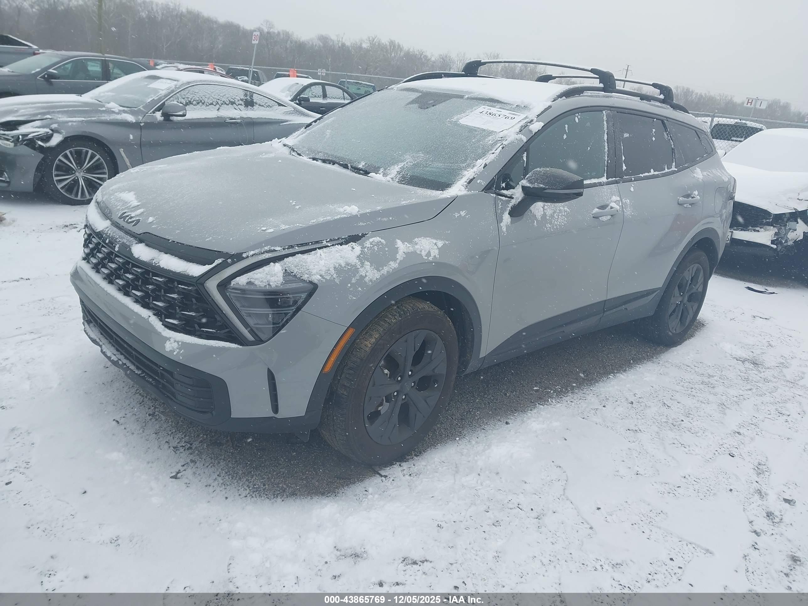 KIA SPORTAGE image 2