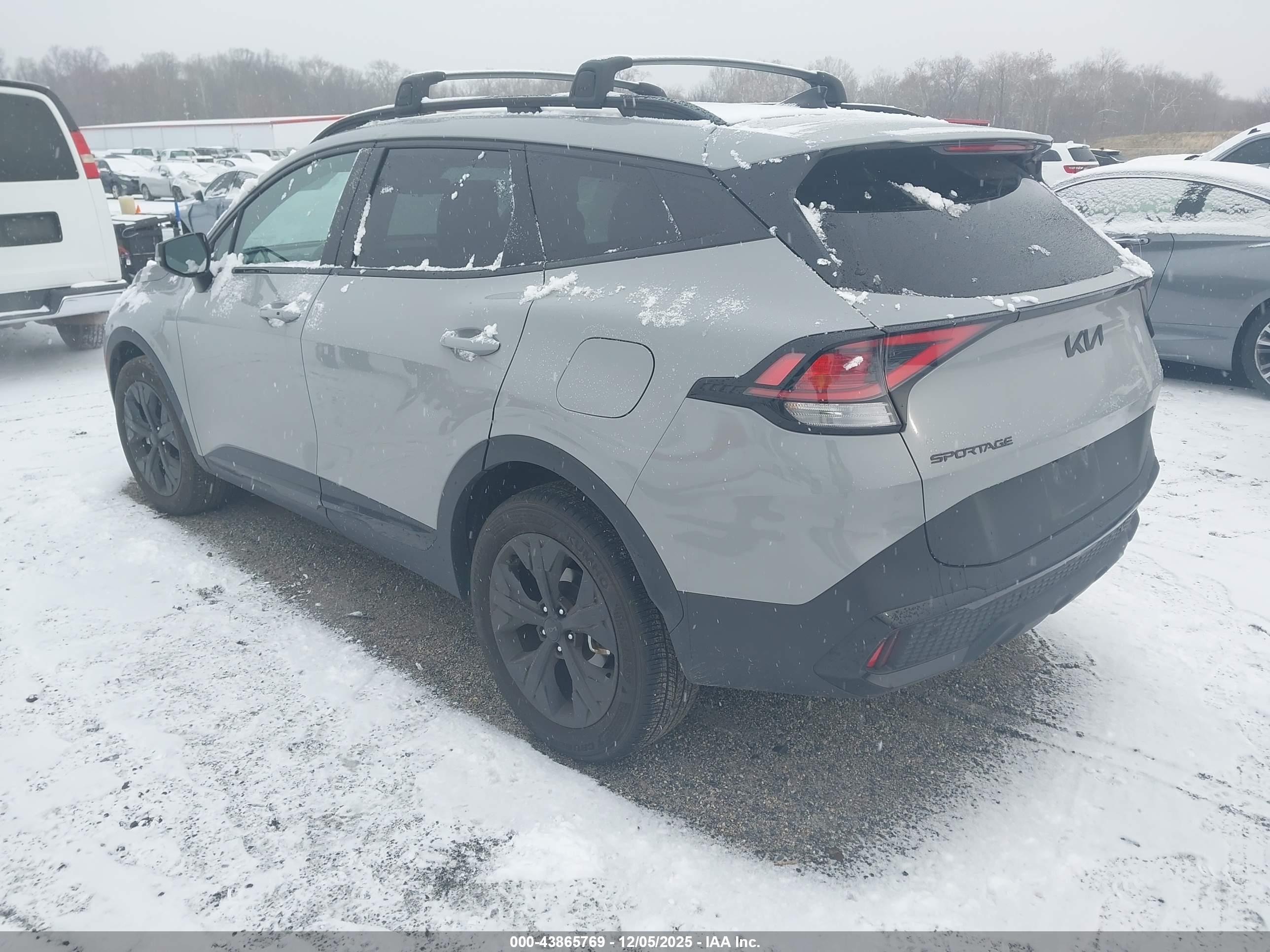 KIA SPORTAGE image 3