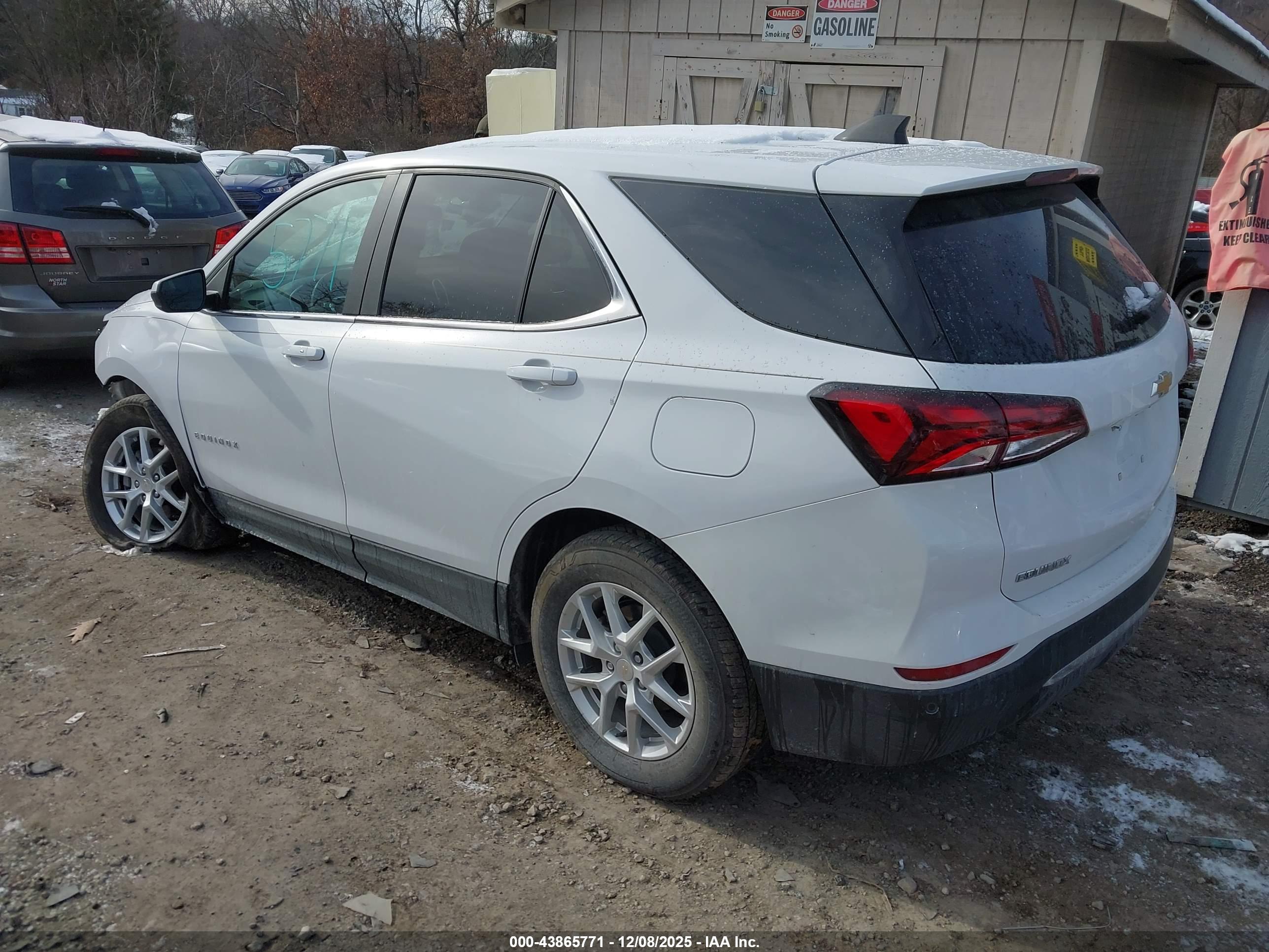 CHEVROLET EQUINOX image 3