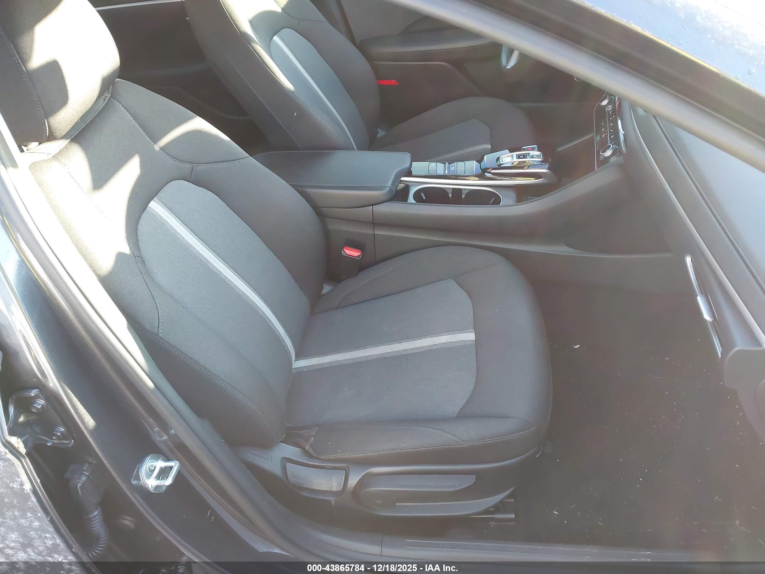 HYUNDAI SONATA image 5