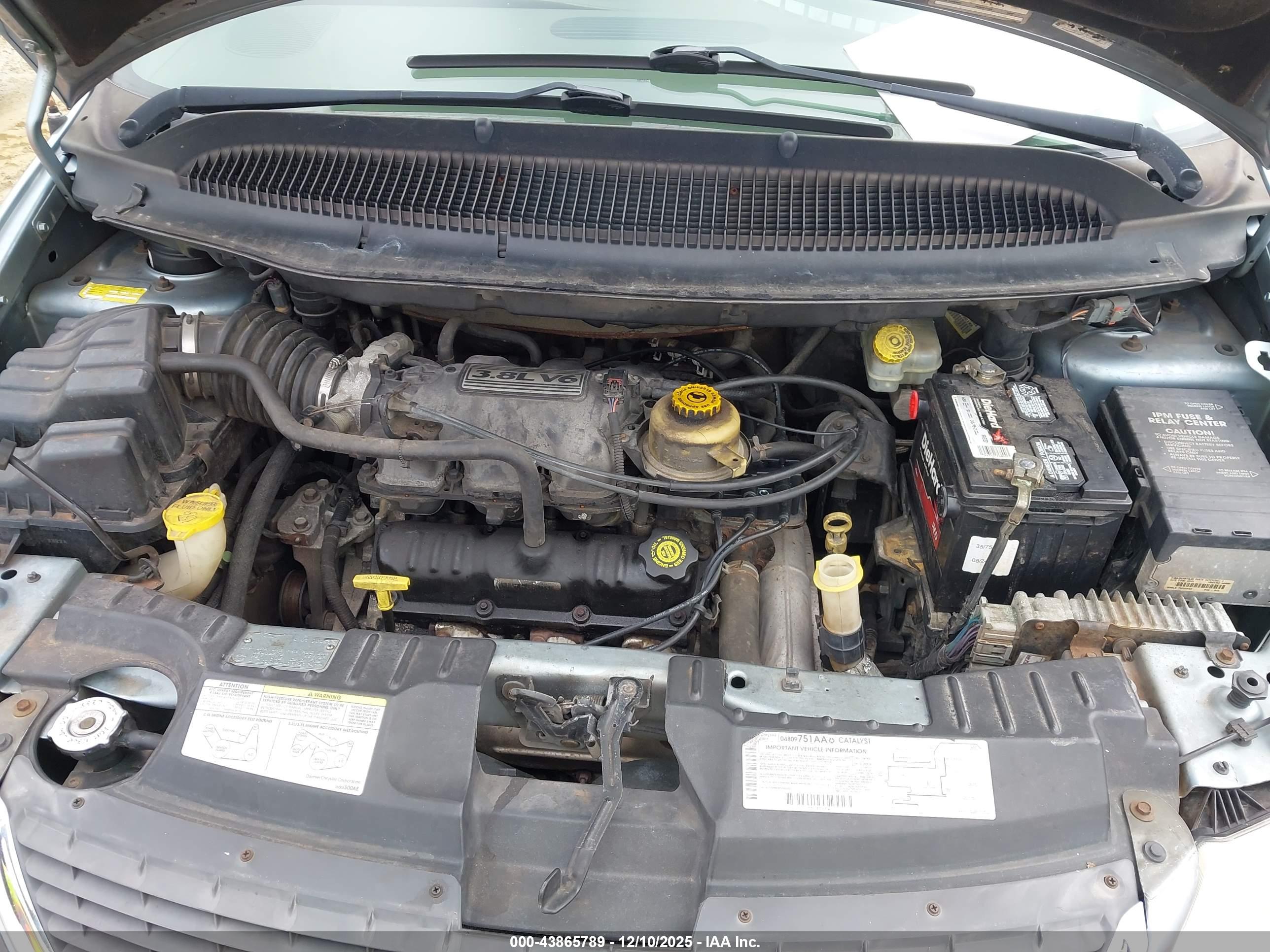 CHRYSLER TOWN image 10