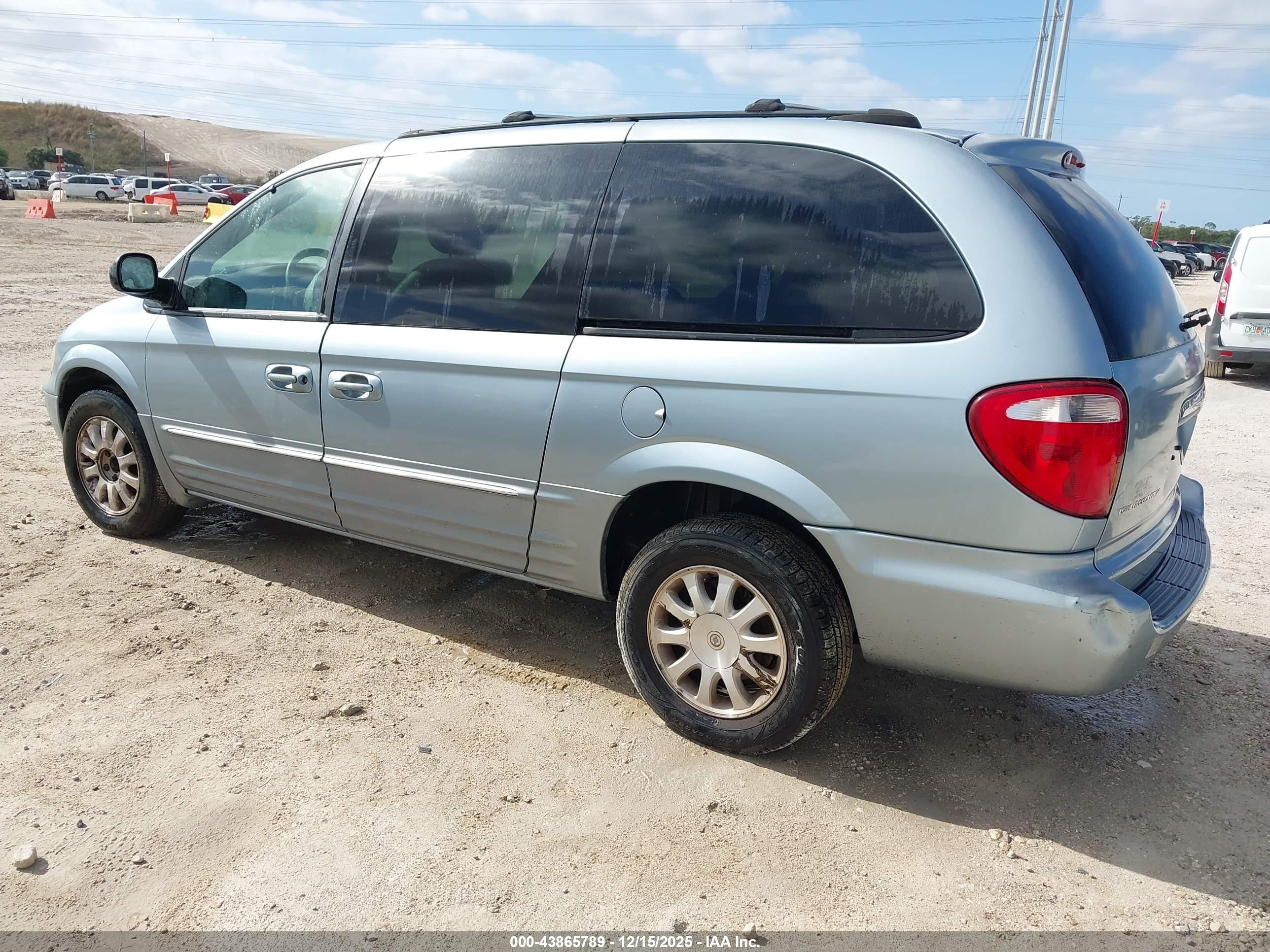 CHRYSLER TOWN image 3