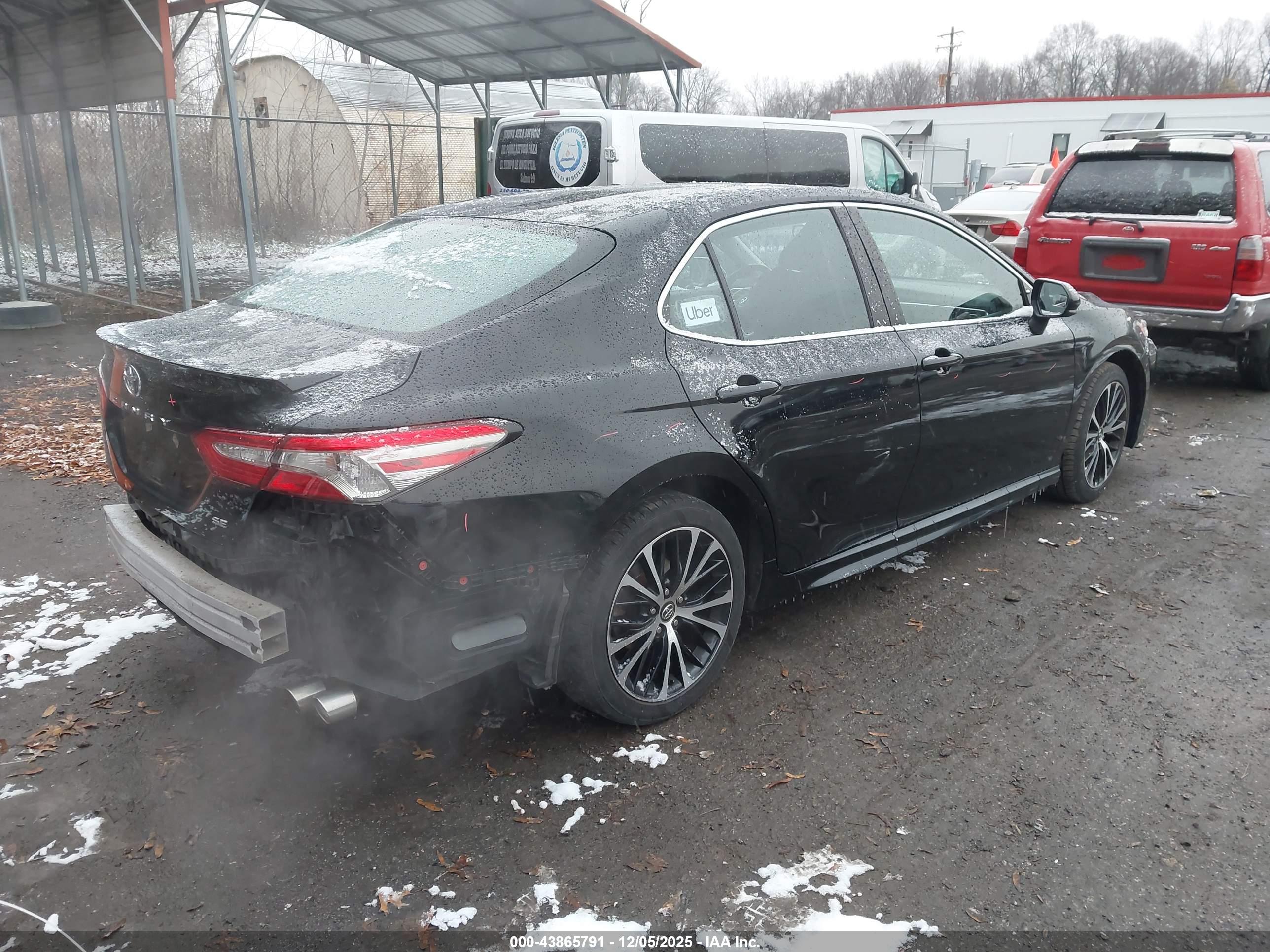 TOYOTA CAMRY image 4