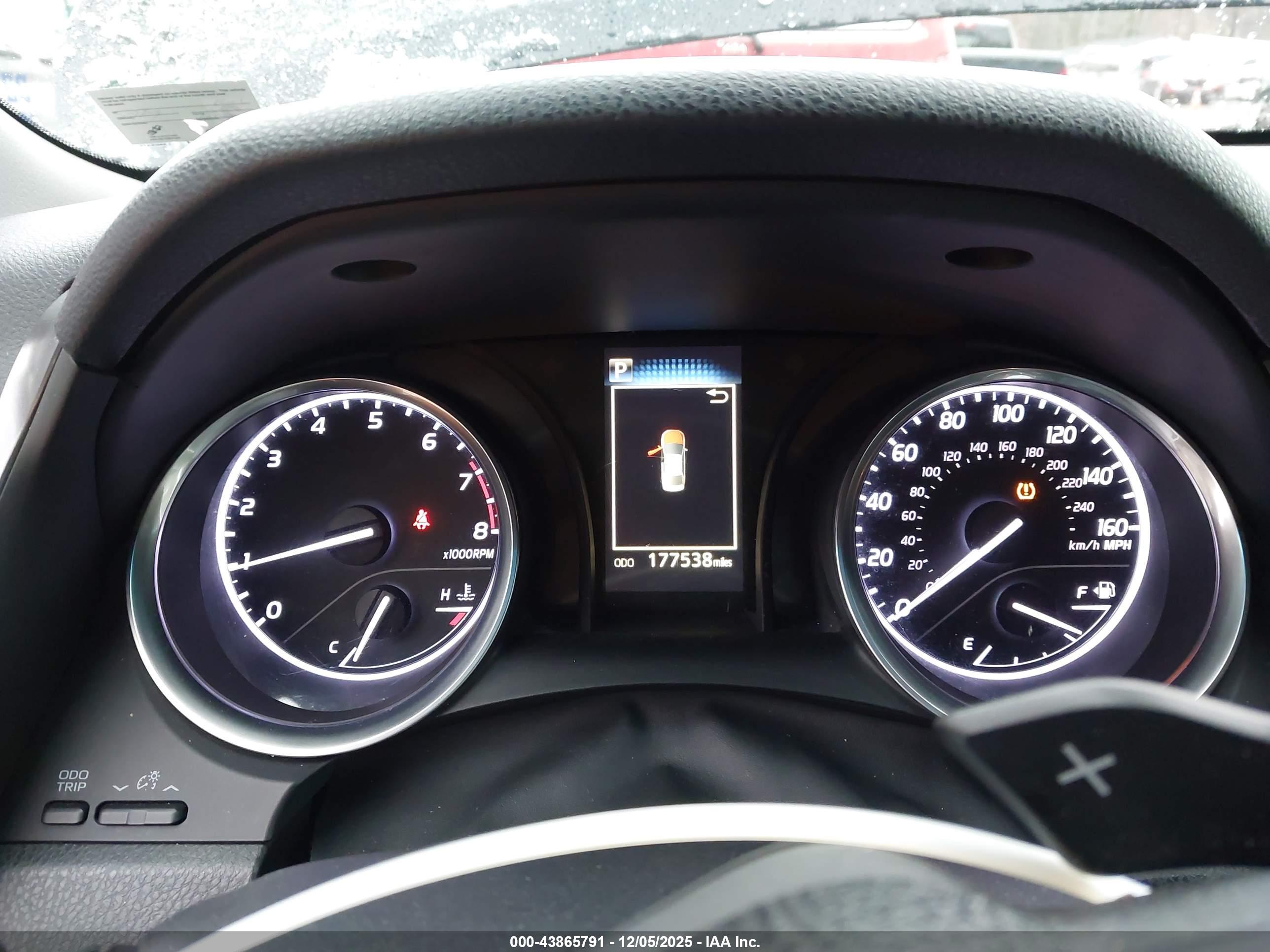 TOYOTA CAMRY image 7