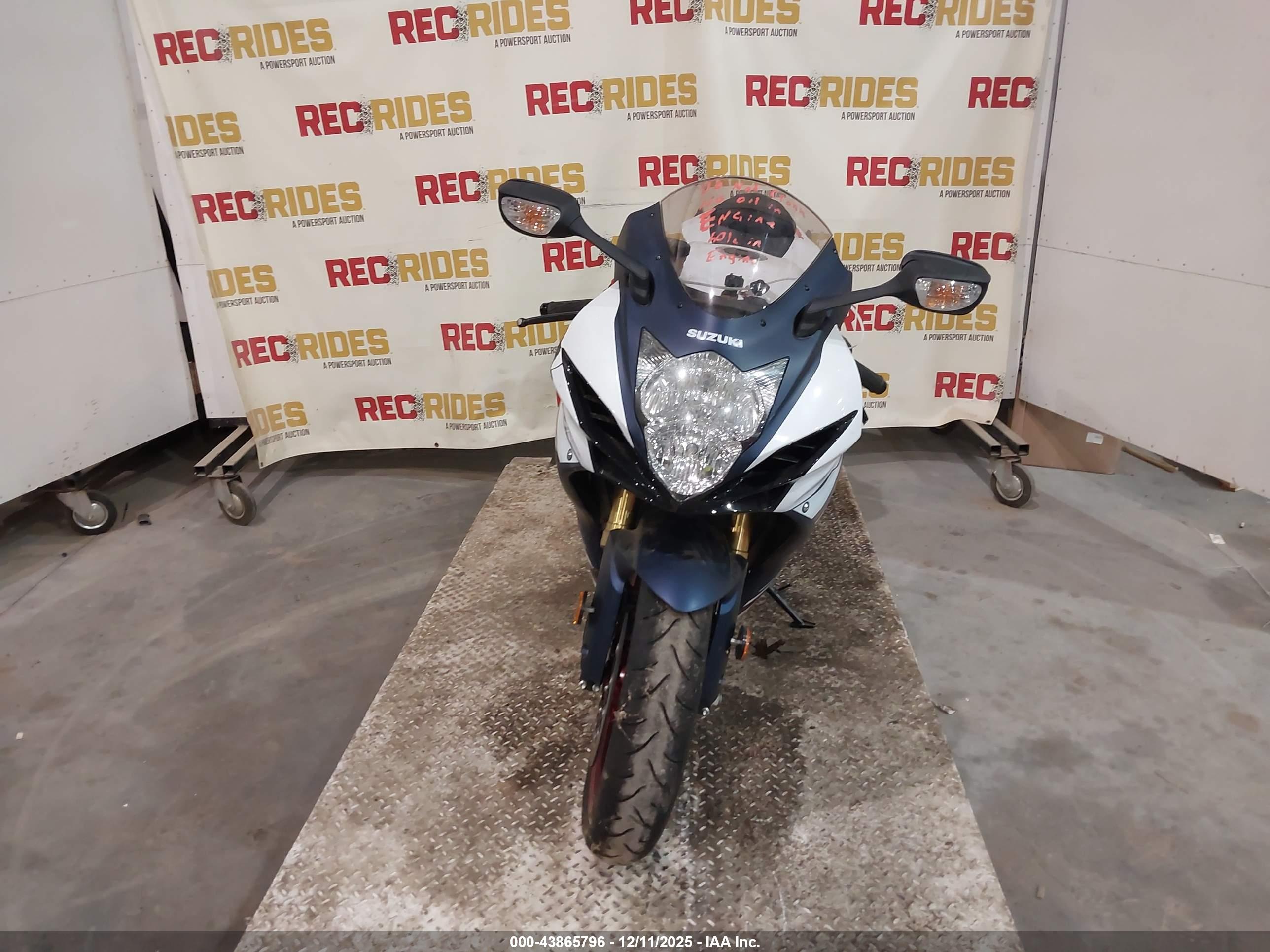 SUZUKI GSX-R750 image 5