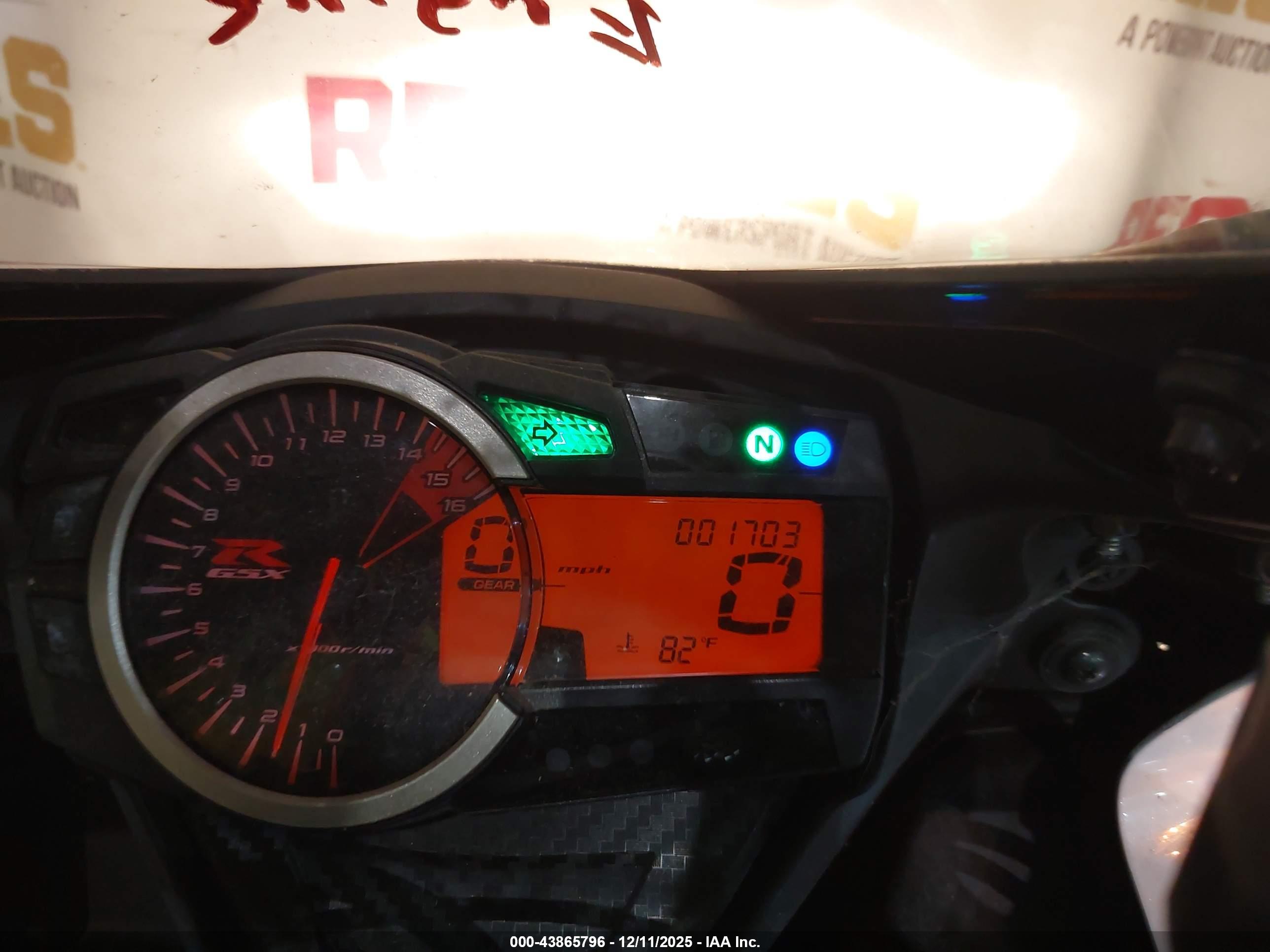 SUZUKI GSX-R750 image 7