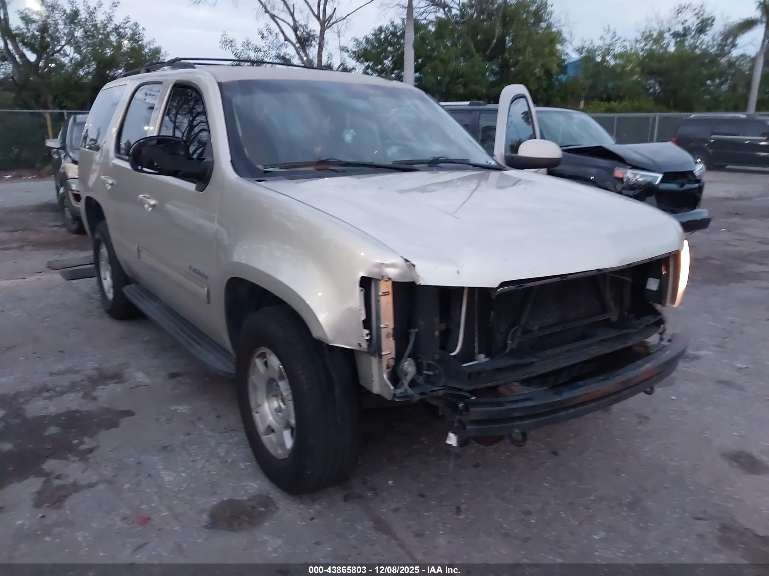 CHEVROLET TAHOE image 6