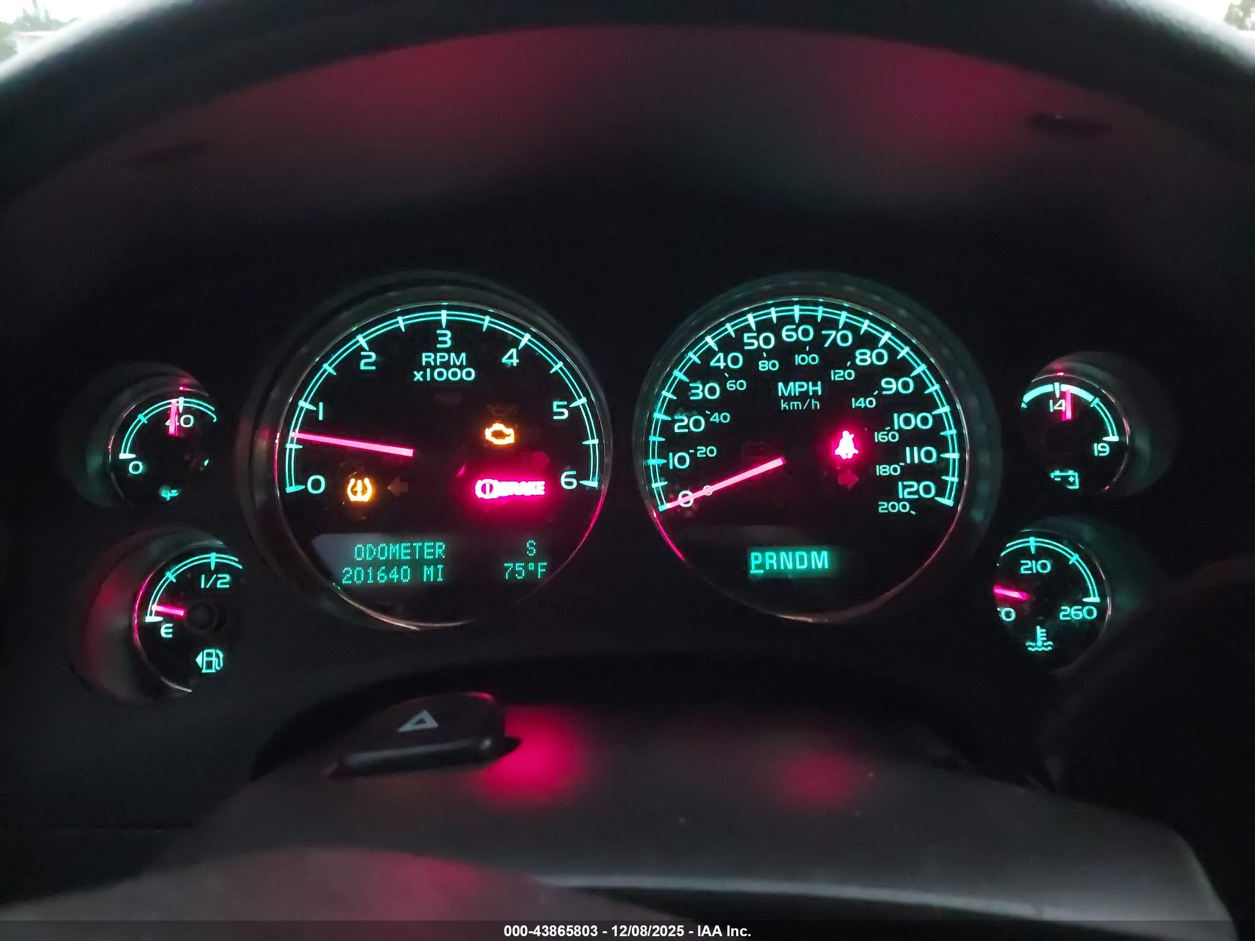 CHEVROLET TAHOE image 7