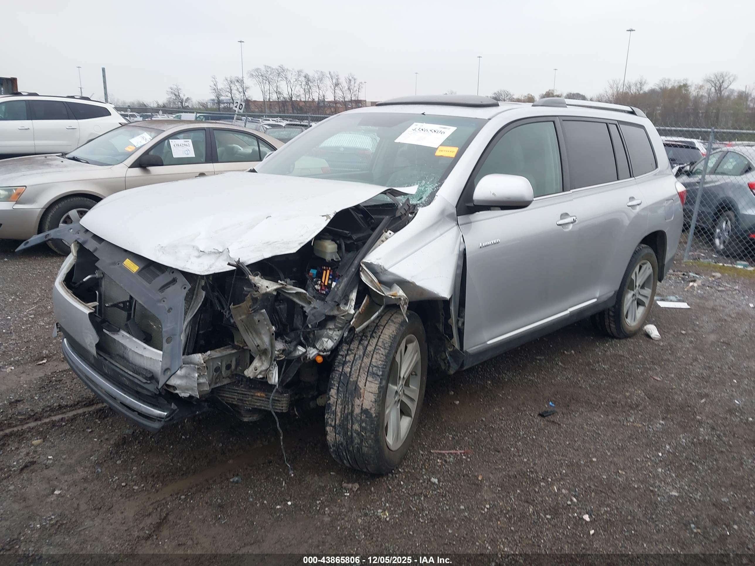 TOYOTA HIGHLANDER image 2